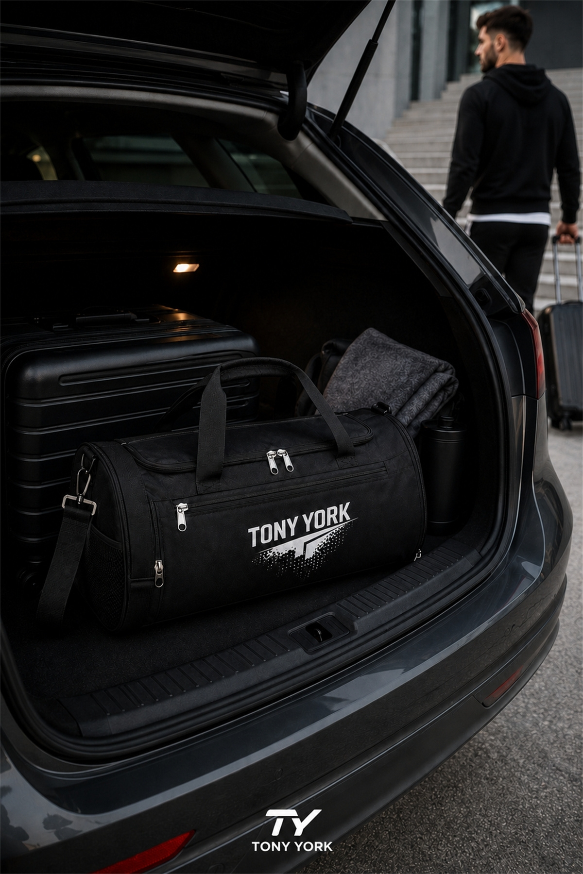 Tony York Unisex Geniş Hacimli Konfor Modeli Ayakkabı Bölmeli Önü Cepli Su Geçirmez 3 Gözlü Ayarlanabilir ve Çıkarılabilir Omuz Askılı Gym Seyahat Antrenman Fitness El ve Omuzda Kullanım Siyah Spor Çantası görsel 4