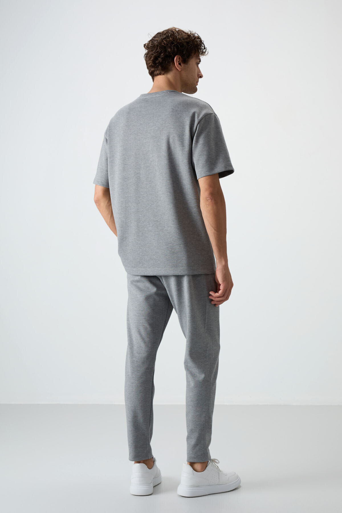 Gri Melanj Pamuklu Kalın Yumuşak Dokulu Oversize Fit Basic Erkek Eşofman Takım - 85251 — رنگارنگ A15ER-85251 — تصویر 9 از 9