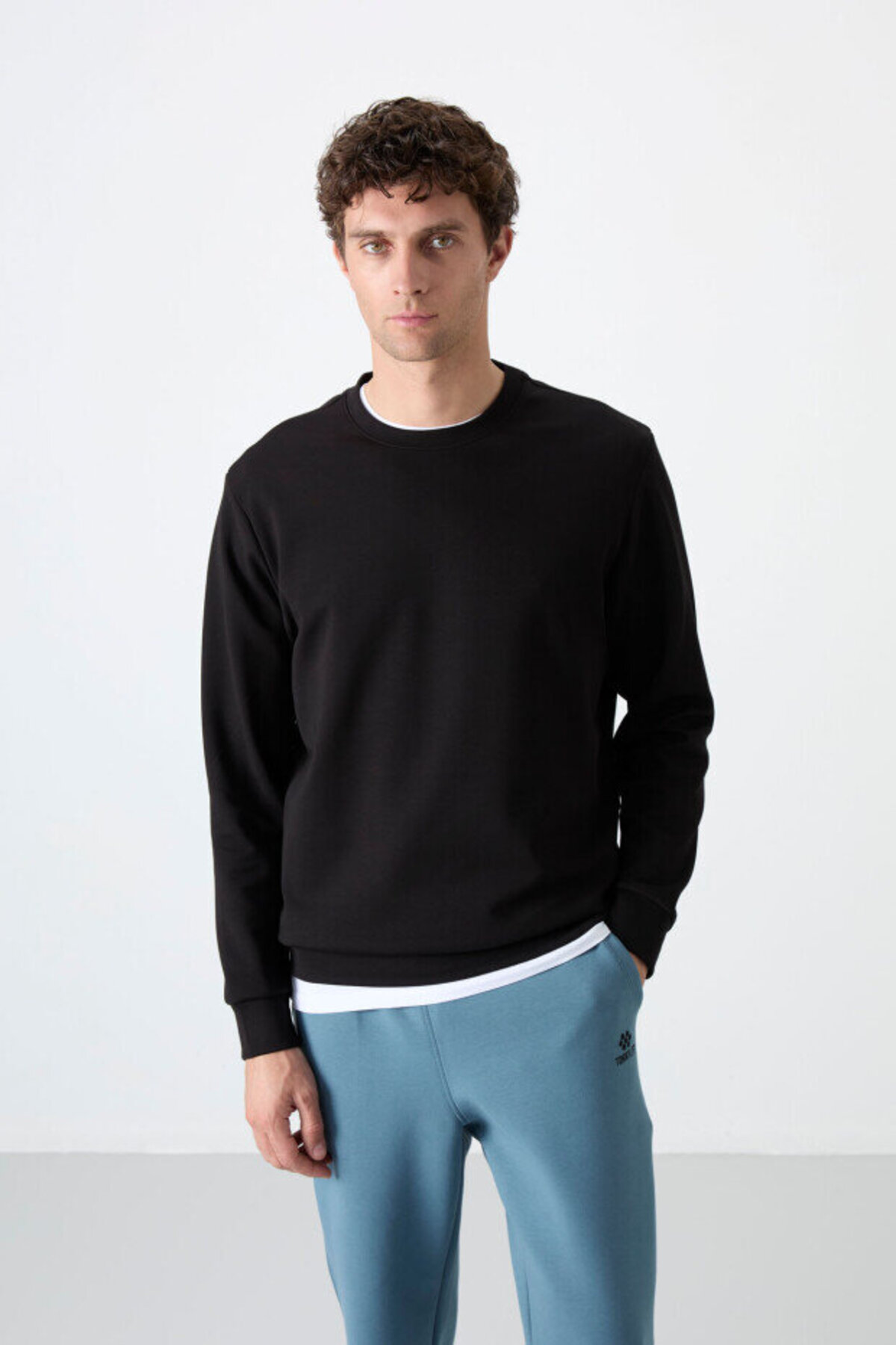 Rahat Form Basic O Yaka 3lü Paket Siyah-Lacivert-Çağla Erkek Sweatshirt 88053 — رنگارنگ — تصویر 4 از 7