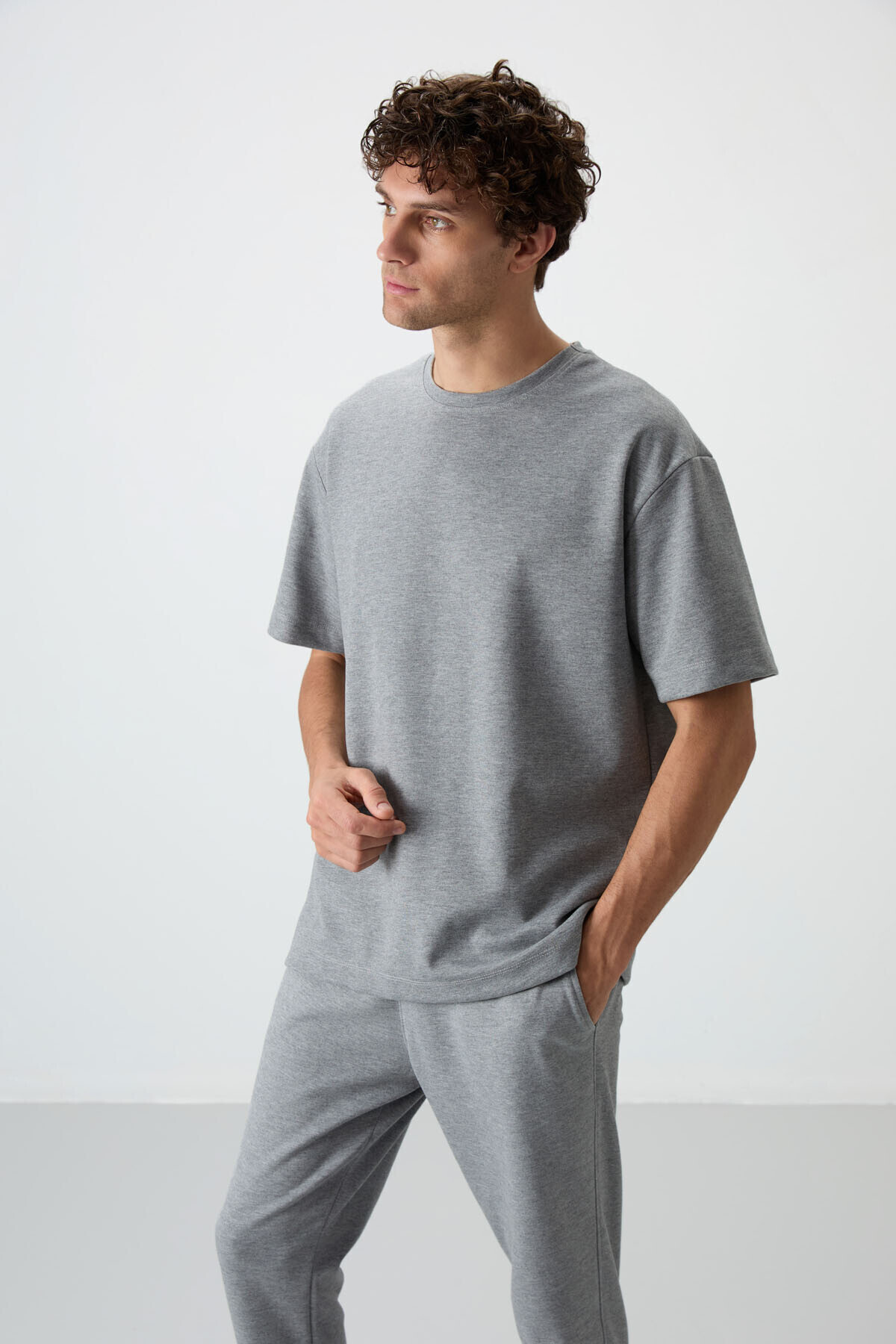 Gri Melanj Pamuklu Kalın Yumuşak Dokulu Oversize Fit Basic Erkek Eşofman Takım - 85251 — رنگارنگ A15ER-85251 — تصویر 6 از 9