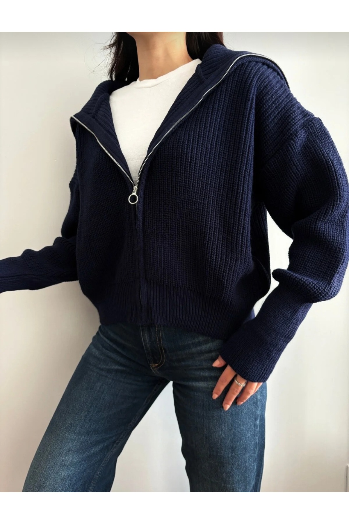 İLMERA Kadın Lacivert Fermuarlı Devrik Yaka Triko Hırka Oversize Crop Örgü Ceket görsel 3