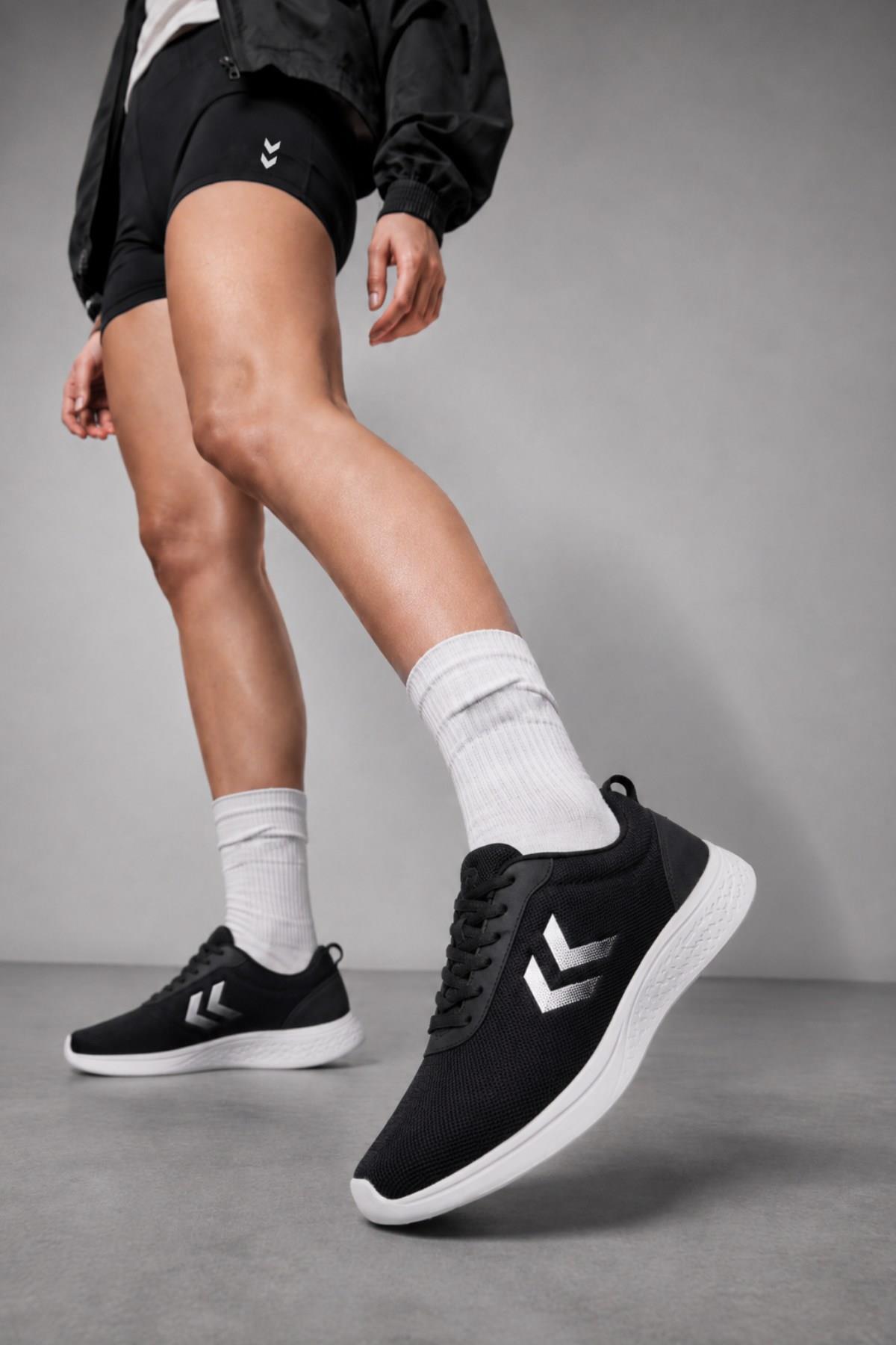 کفش کتانی مشکی یونیسکس Aerolite II راحت برای استفاده روزمره هامل کفش اسنیکر hummel