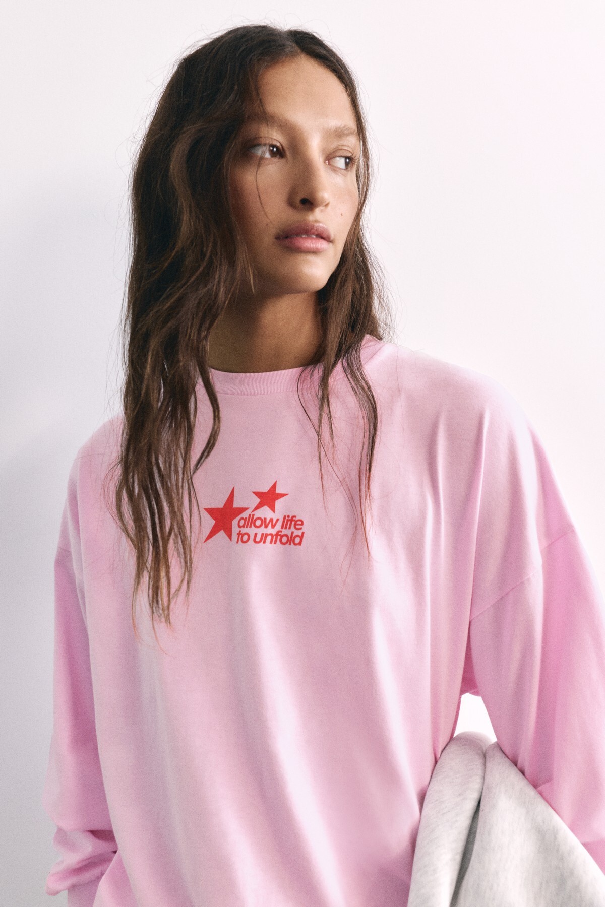 Pull & Bear Yıldız grafikli oversize tişört görsel 6
