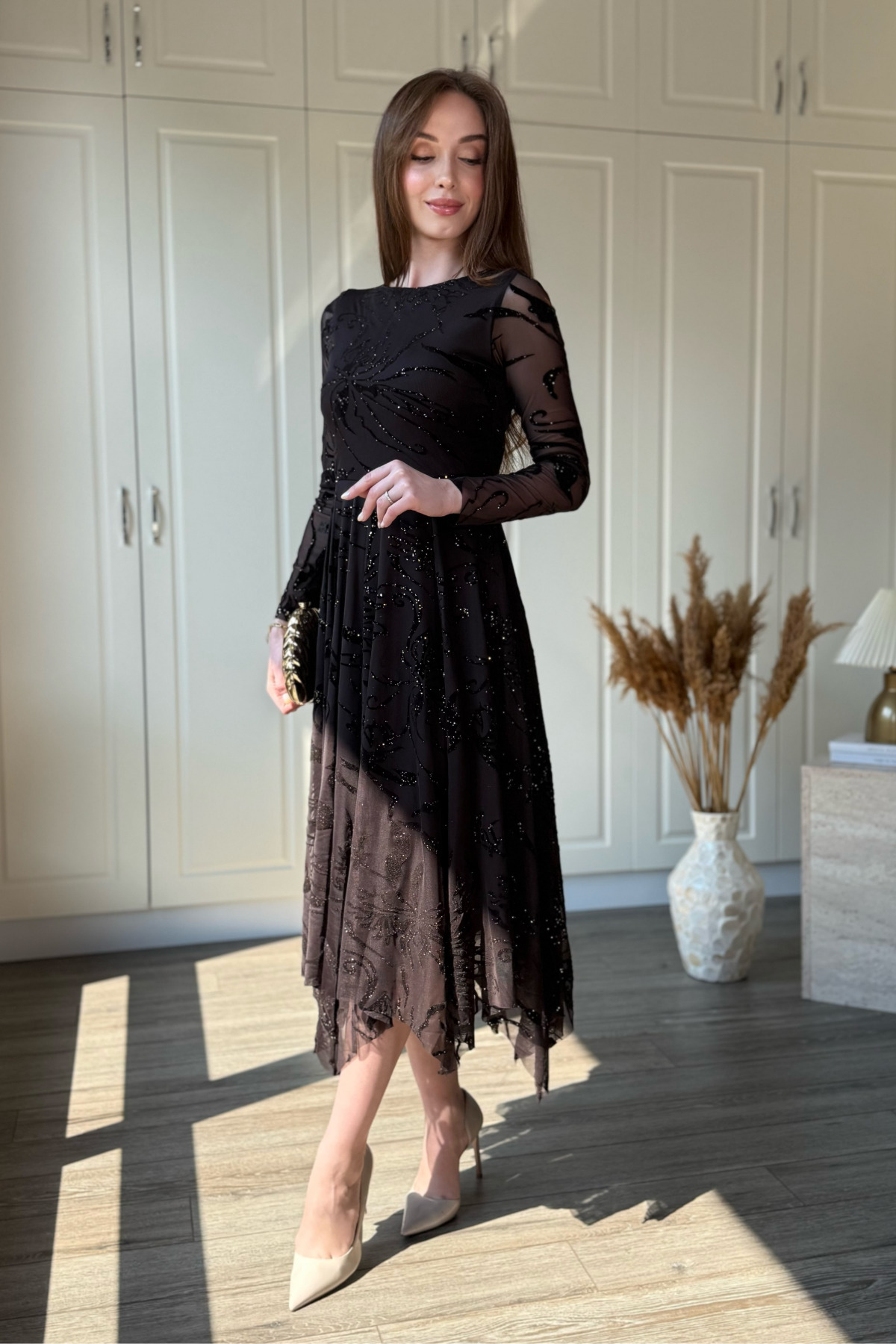 Dilay Gökoğlu Butik Simli Desenli Asimetrik Midi Kahverengi Elbise görsel 4