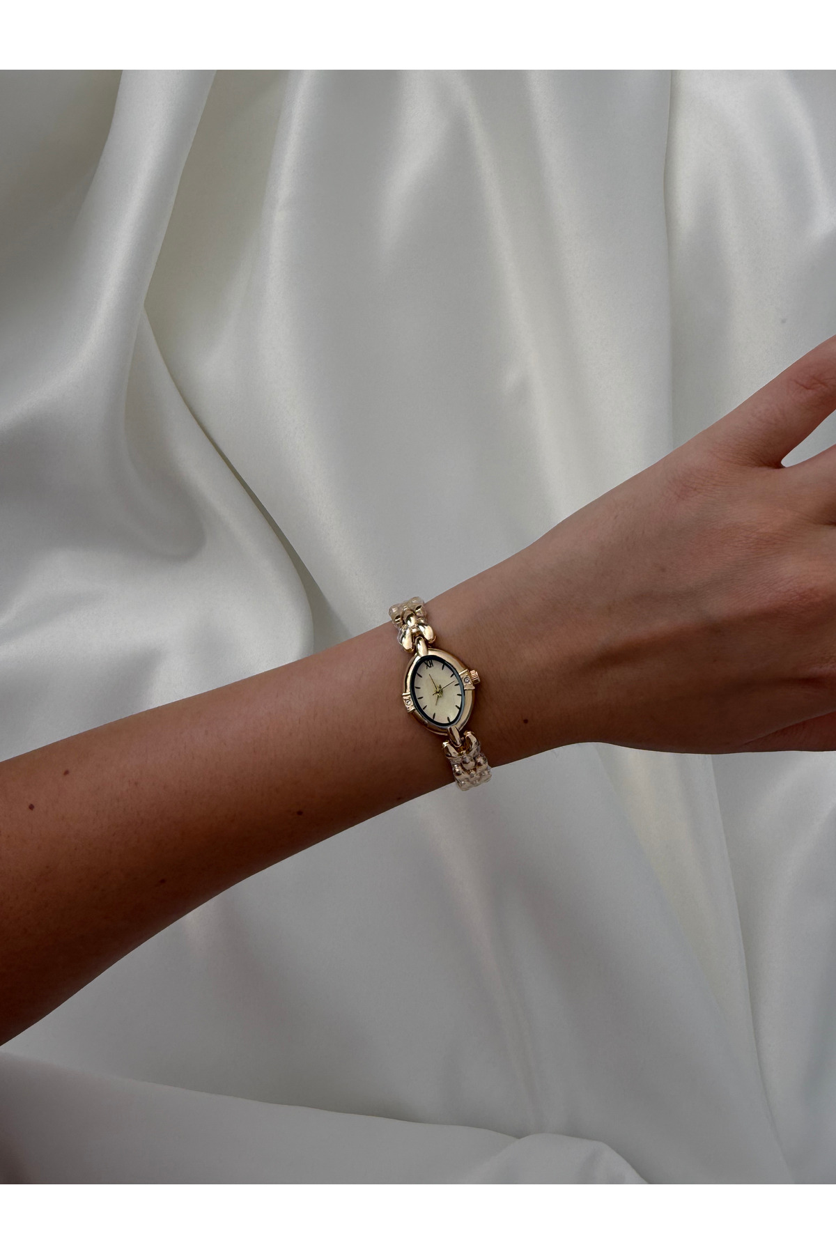Lillianna Vintage Kadın Gold Oval Kadranlı Taş Detaylı Altın Kordon Quartz Kol Saati görsel 2