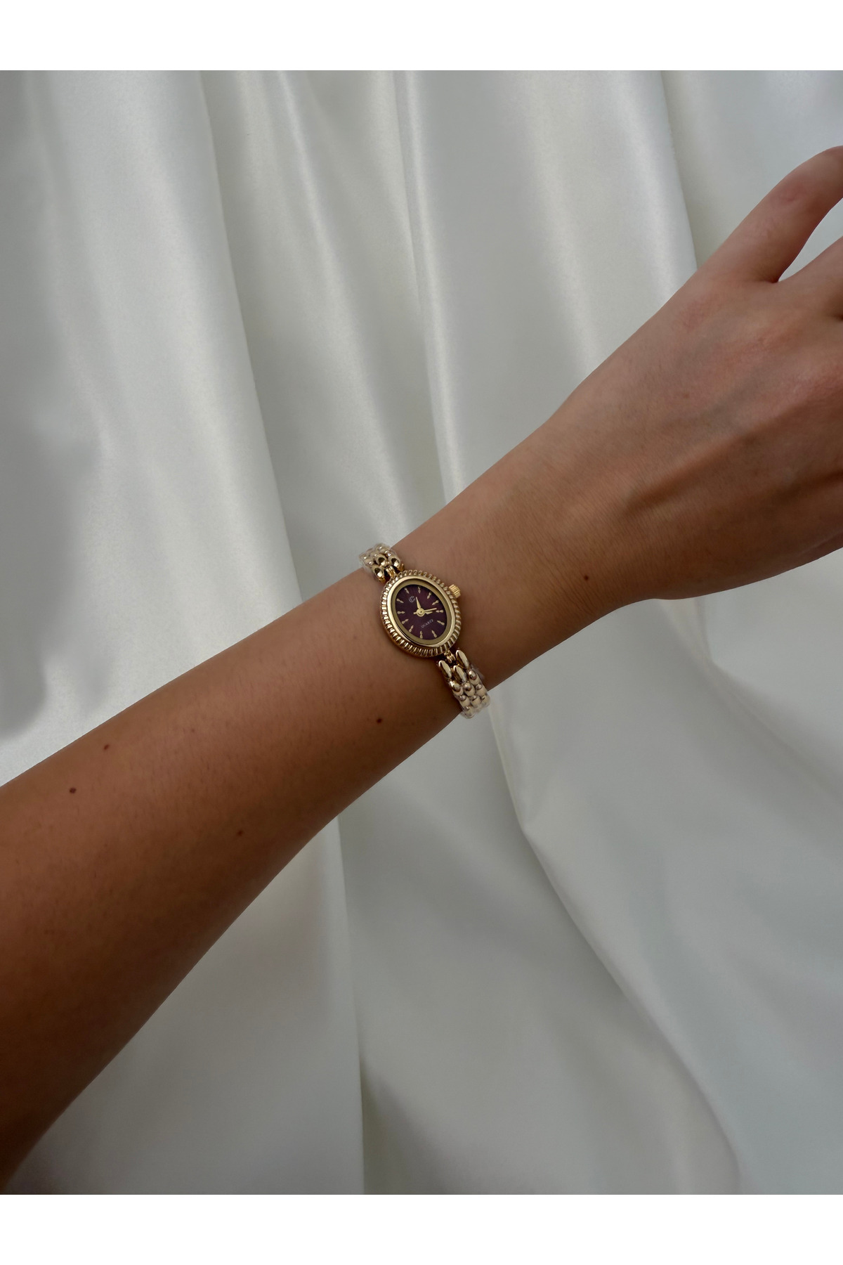 Lillianna Kadın Gold Oval Kadranlı Vintage Bileklik Tasarım Çelik Kordon Analog Quartz Kol Saati - Bordo, Krem, Yeşil görsel 3