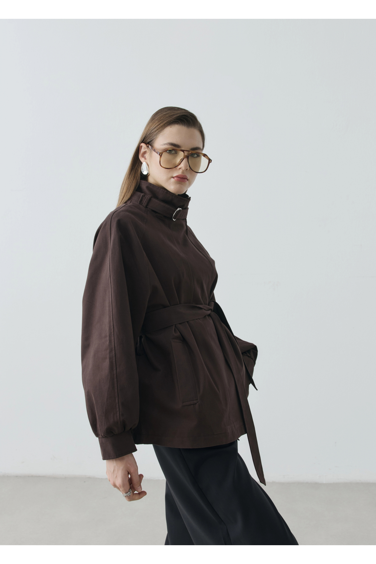 MODA AKSA 7757 WİA KŞKLI DİK YAKA TRENÇ KAHVE görsel 4