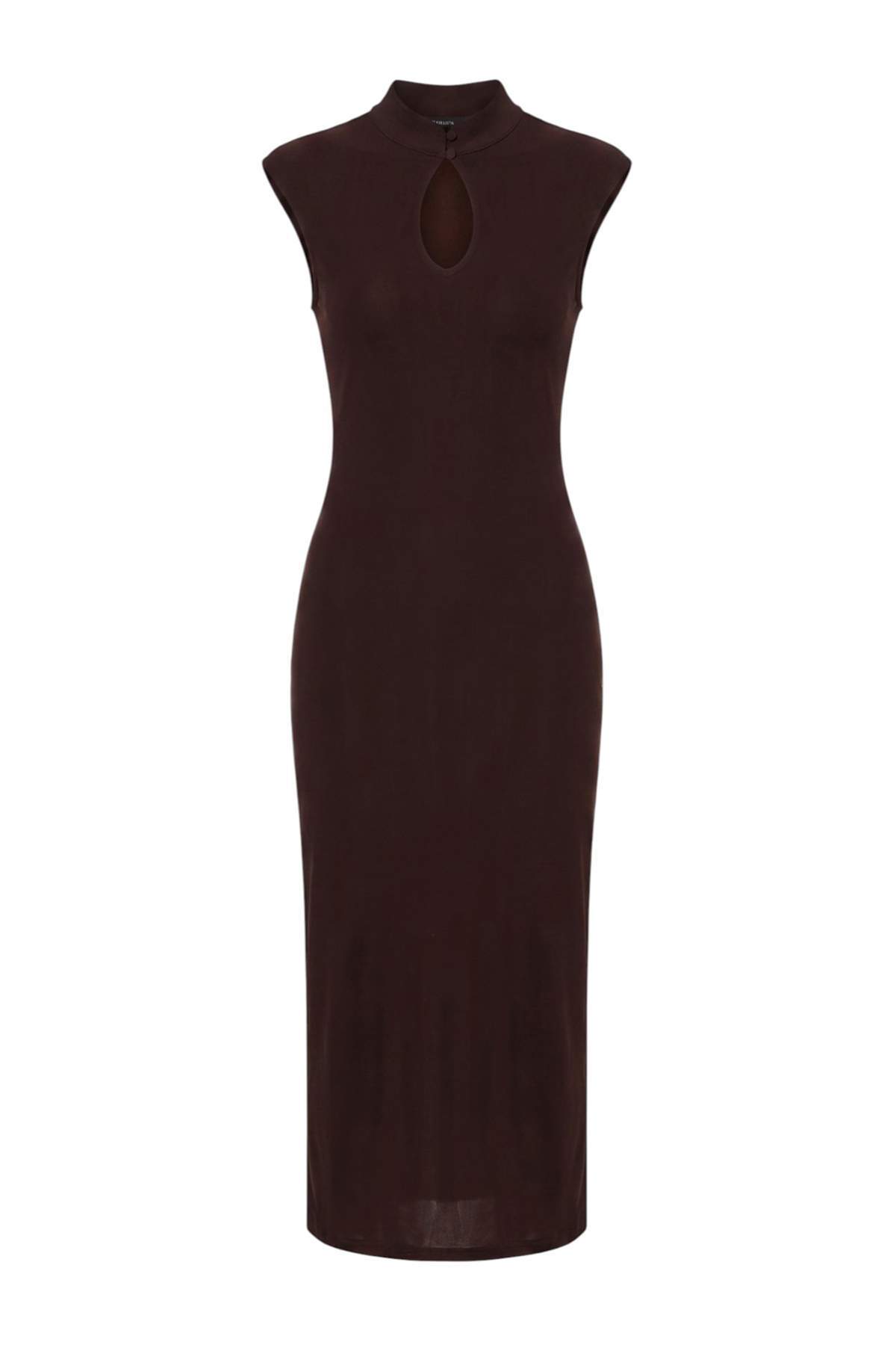 Trendyolmilla Kahverengi Çiçekli Bodycon/Vücuda Oturan Anahtar Deliği Maxi Tül Astarlı Örme Elbise TWOAW27EL00088