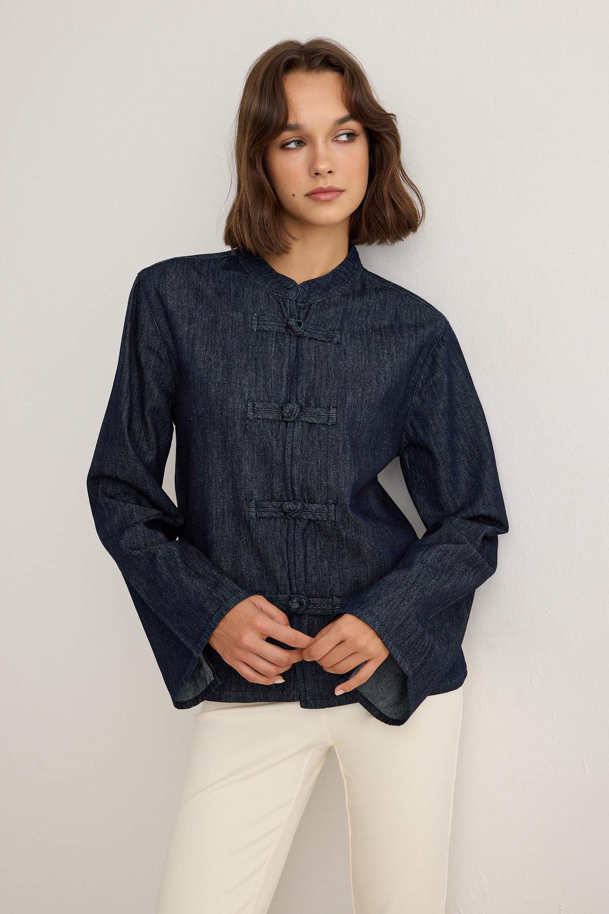 Trendyolmilla Koyu Mavi Çin Düğmeli Bisiklet Yaka Denim Gömlek TWOAW27GO00079