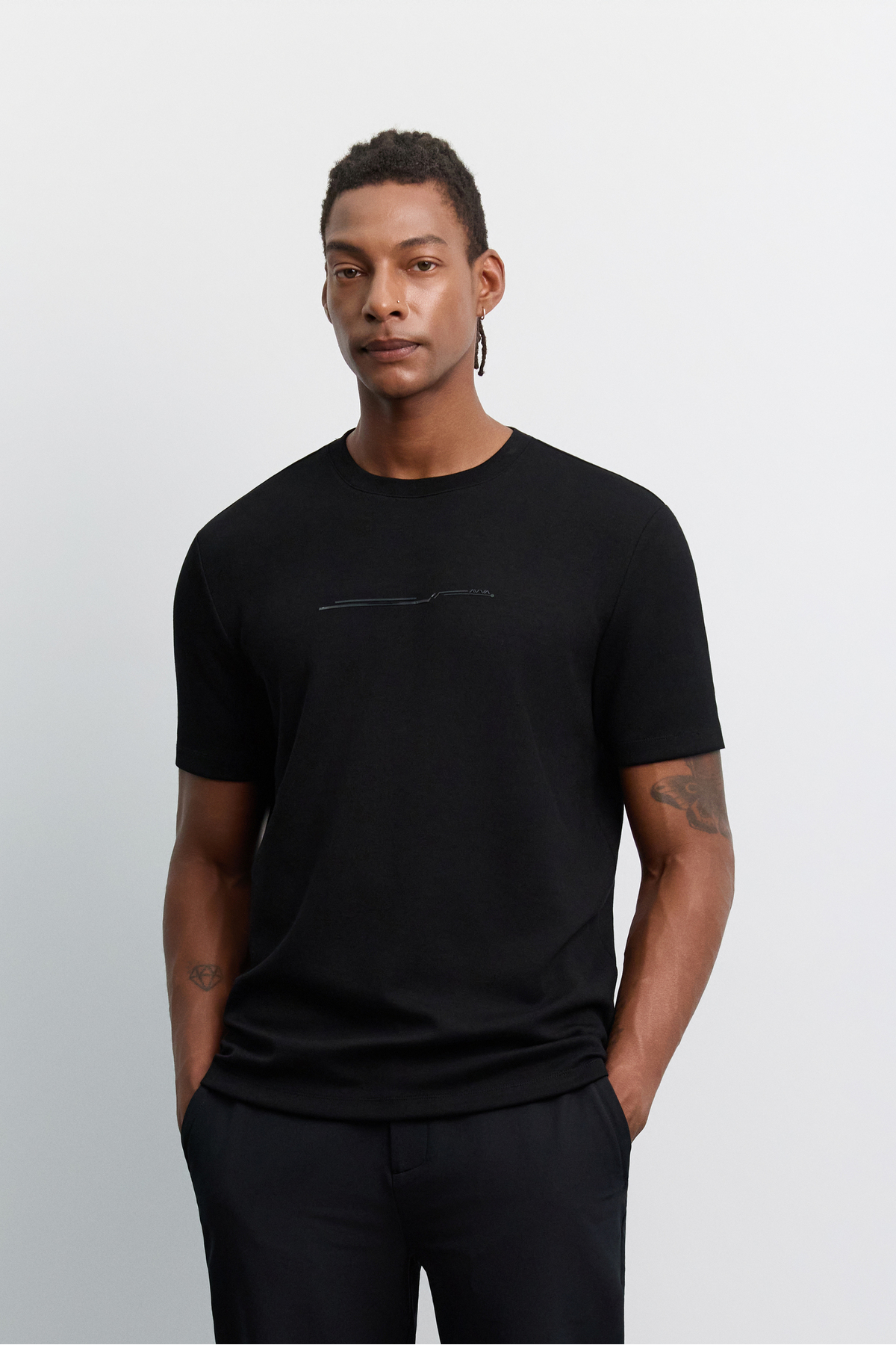 Avva Men's Black Crew Neck Shiny Rubber Printed Interlock Regular Fit T-Shirt A62Y1031