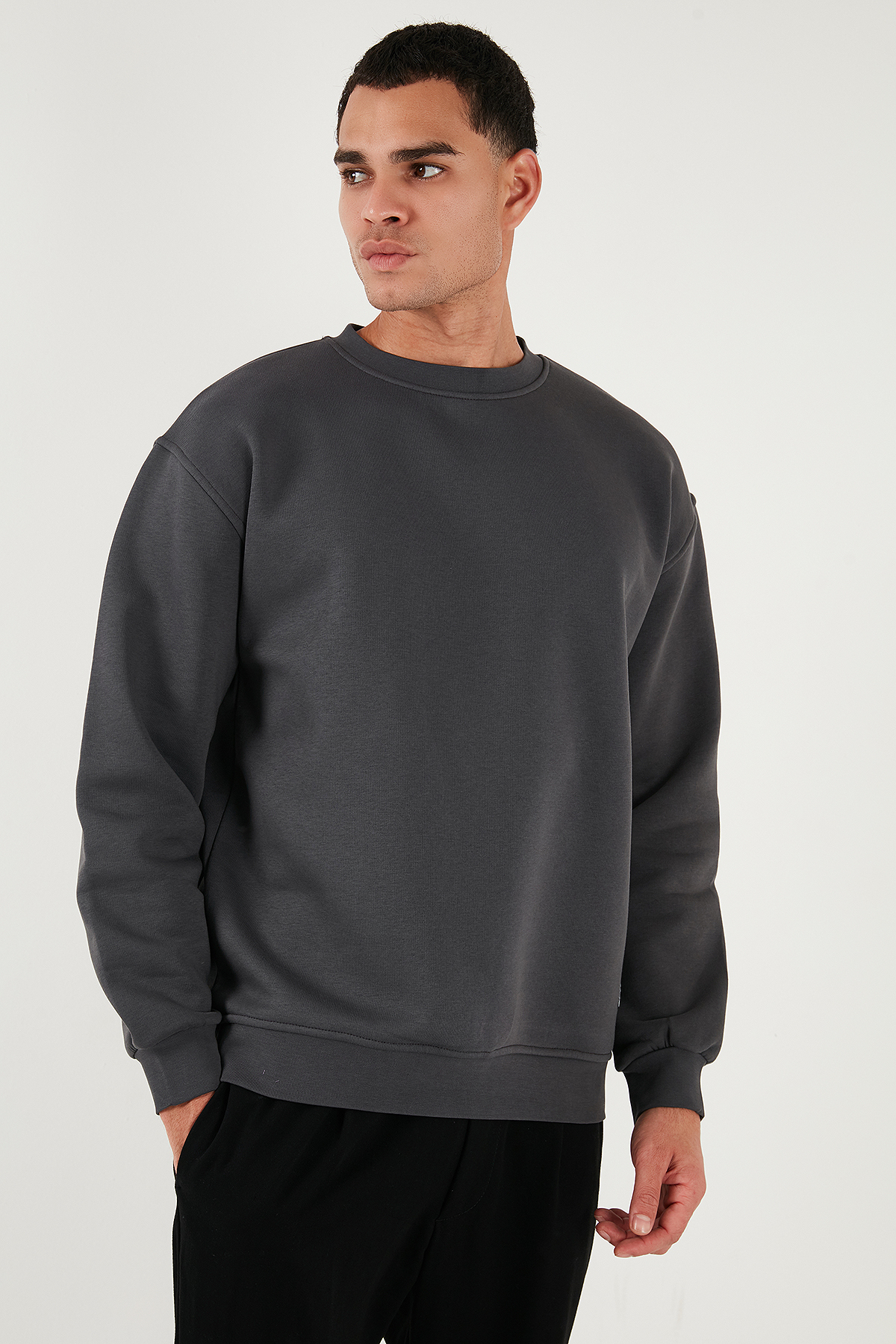 Buratti Regular Fit Bisiklet Yaka Pamuklu İçi Tüylü Yumuşak Şardonlu Sweat Erkek SWEAT 5905255 görsel 6