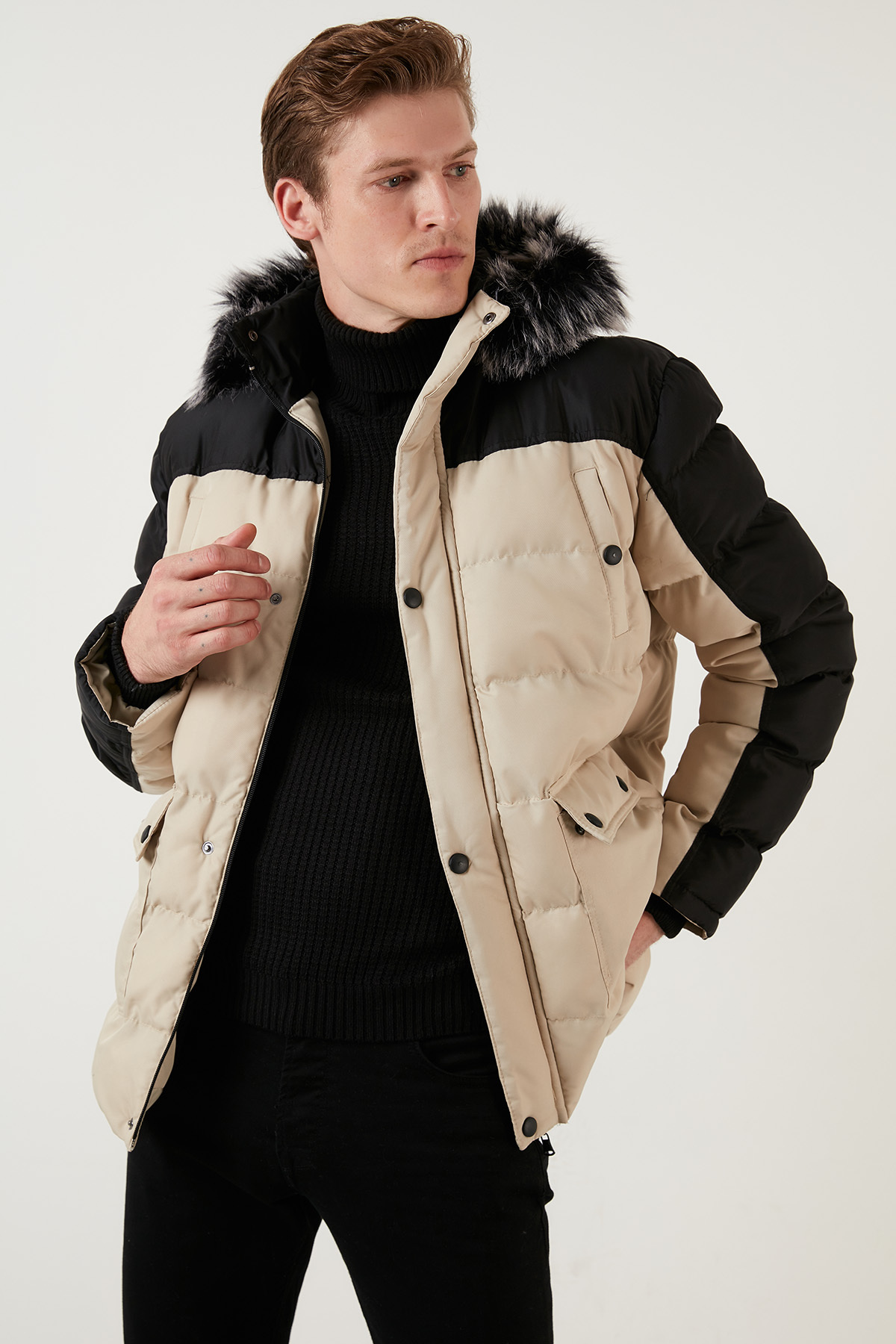 کاپشن مردانه باریک و پددار با کلاه خز مصنوعی قابل جدا شدن (MONT 5760076) — مشکی — تصویر 4 از 6