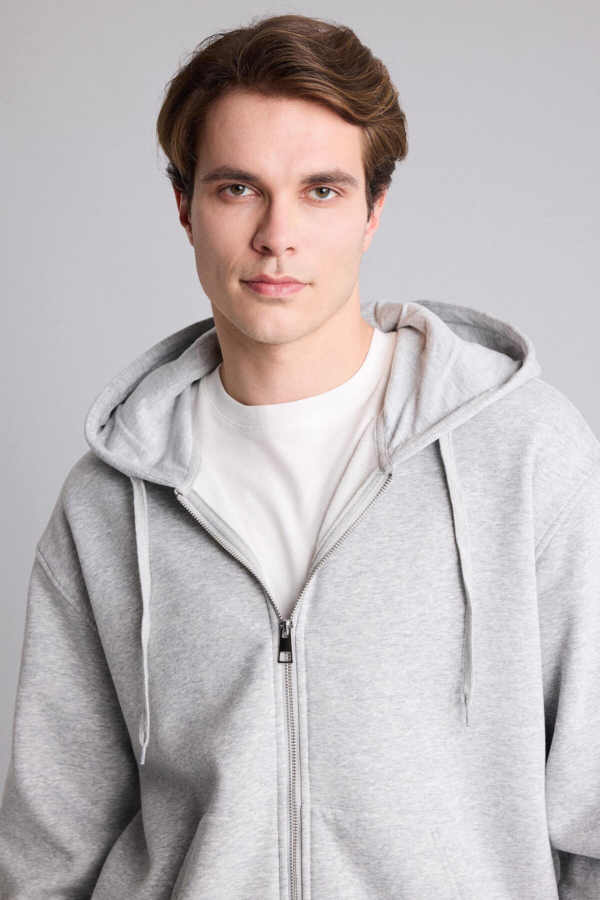 DeFacto Relax Fit Kapüşonlu İçi Yumuşak Tüylü Kalın Kumaş Fermuarlı Sweatshirt D7599AX25SP görsel 6
