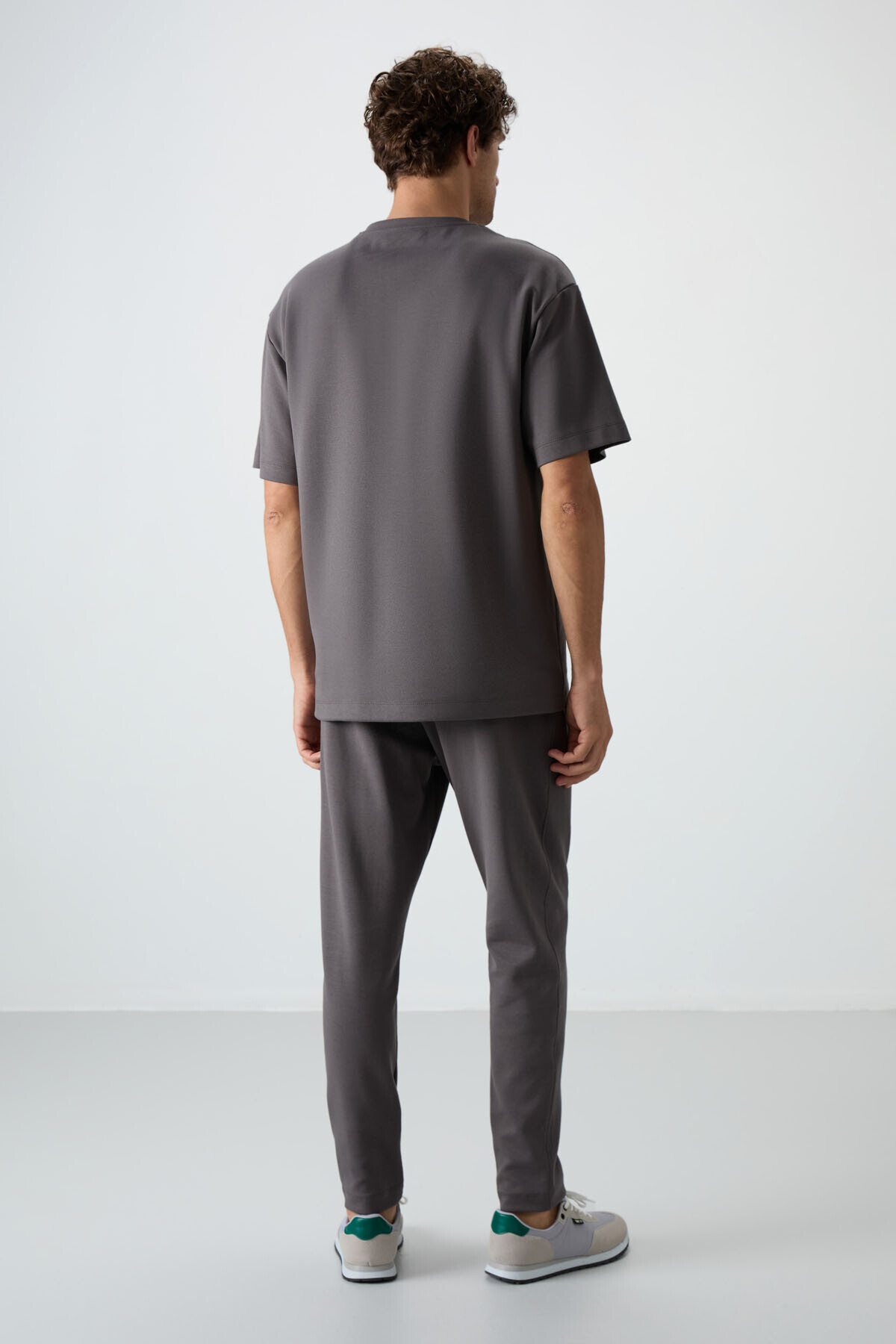 Koyu Gri Pamuklu Kalın Yumuşak Dokulu Oversize Fit Basic Erkek Eşofman Takım - 85251 — رنگارنگ A15ER-85251 — تصویر 8 از 8