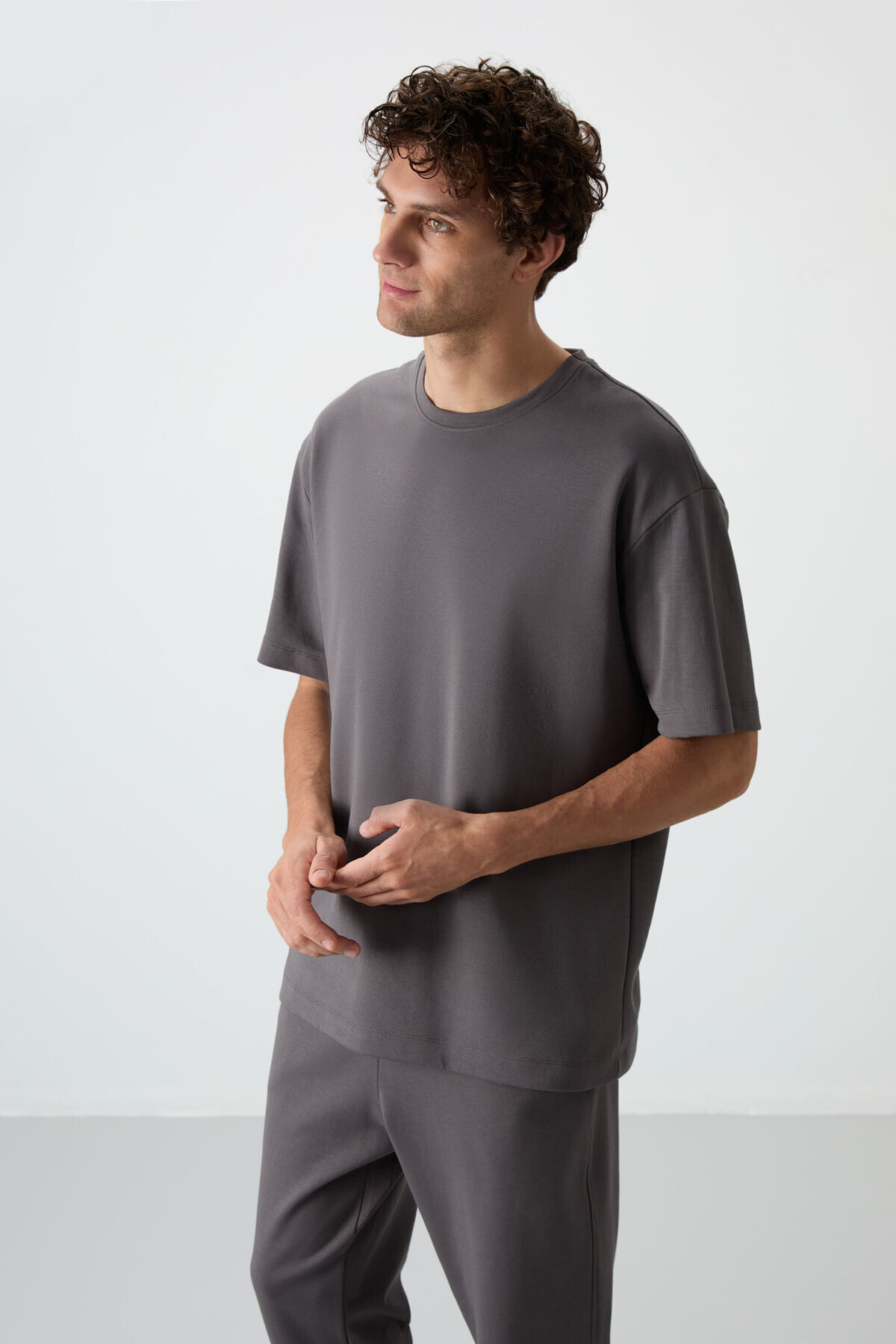 Koyu Gri Pamuklu Kalın Yumuşak Dokulu Oversize Fit Basic Erkek Eşofman Takım - 85251 — رنگارنگ A15ER-85251 — تصویر 2 از 8