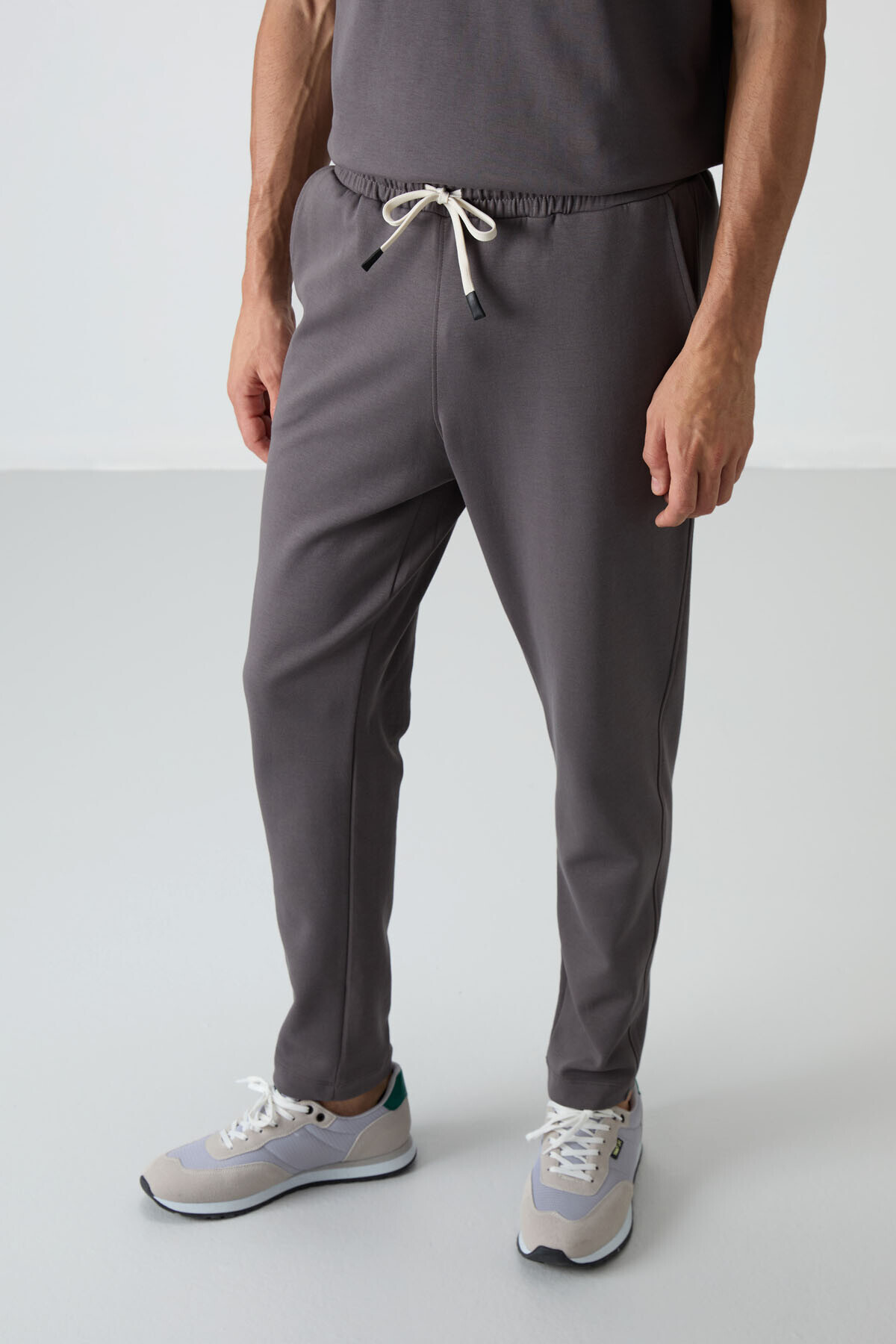 Koyu Gri Pamuklu Kalın Yumuşak Dokulu Oversize Fit Basic Erkek Eşofman Takım - 85251 — رنگارنگ A15ER-85251 — تصویر 5 از 8