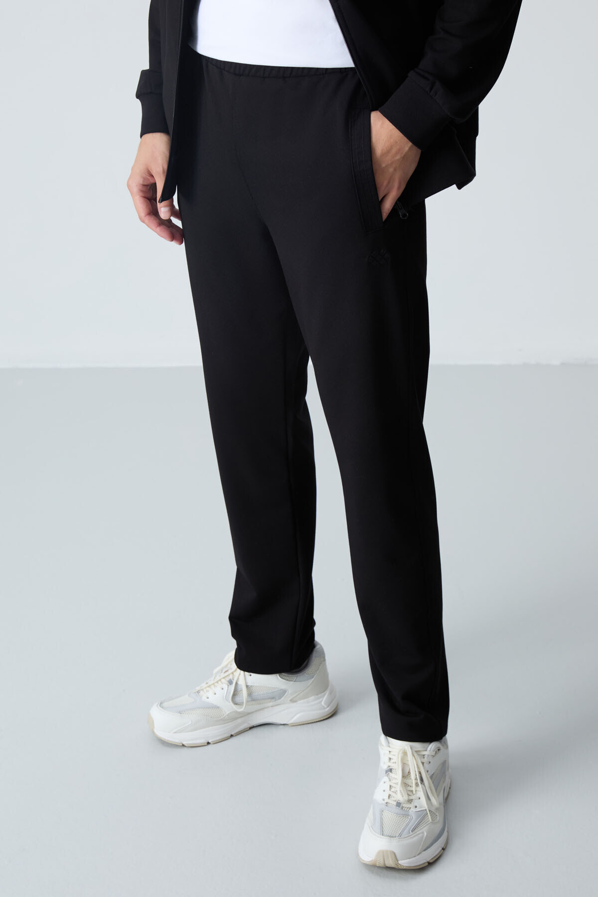 TOMMY LIFE Siyah Pamuklu Kalın Yumuşak Dokulu Comfort Fit Basic Erkek Eşofman Takım - 85260 görsel 7