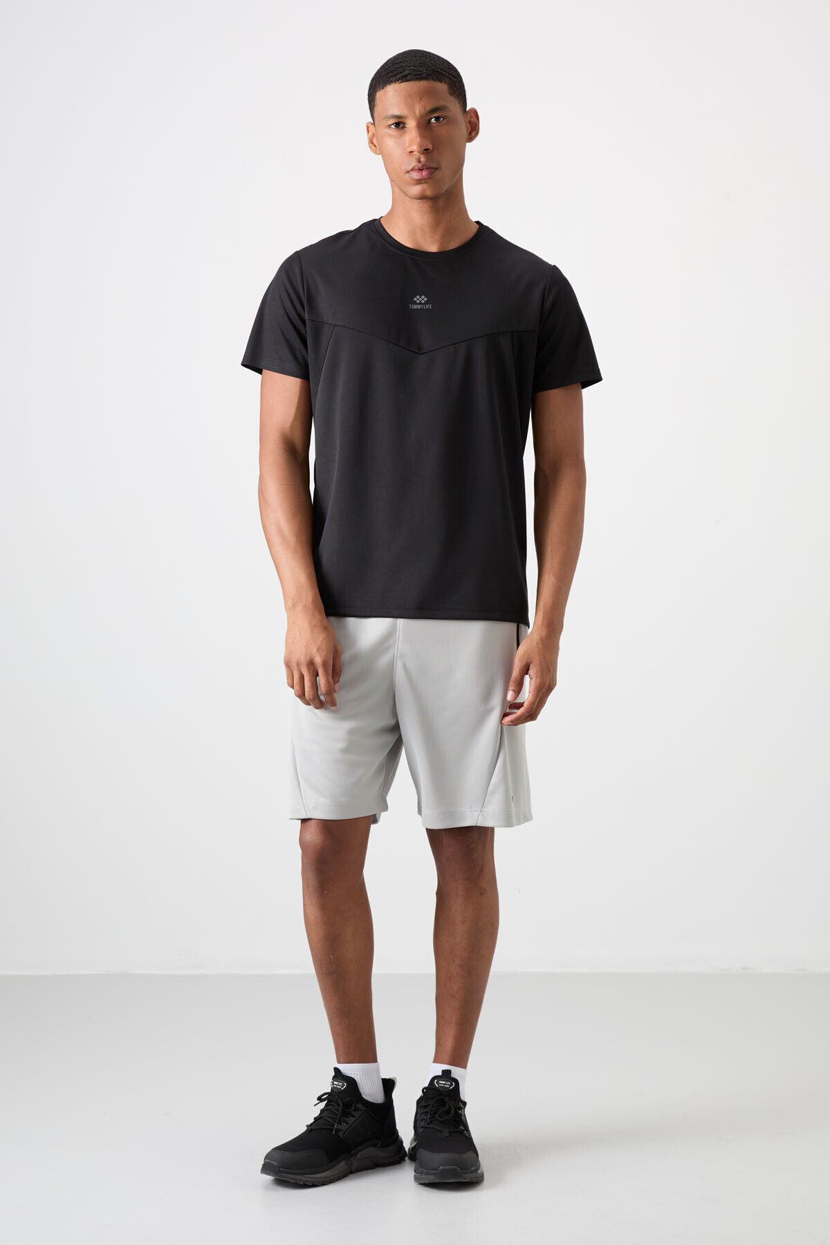 TOMMY LIFE Siyah Nefes Alan Dokulu İnce Esnek Standart Fit Erkek Performans T-Shirt - 88391 görsel 5