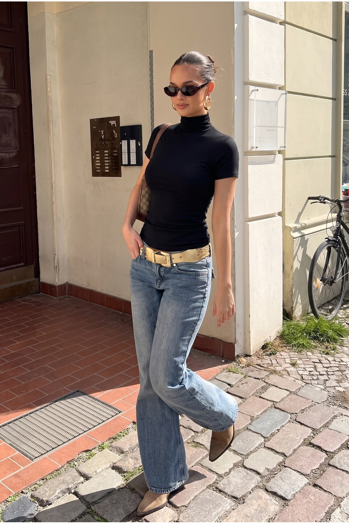 Nuzrk %100 Pamuk Ultra Soft Slim Fit Esnek Dokulu Likralı Vücuda Oturan Boğazlı Balıkçı Yaka Siyah Kadın Basic T-Shirt görsel 4