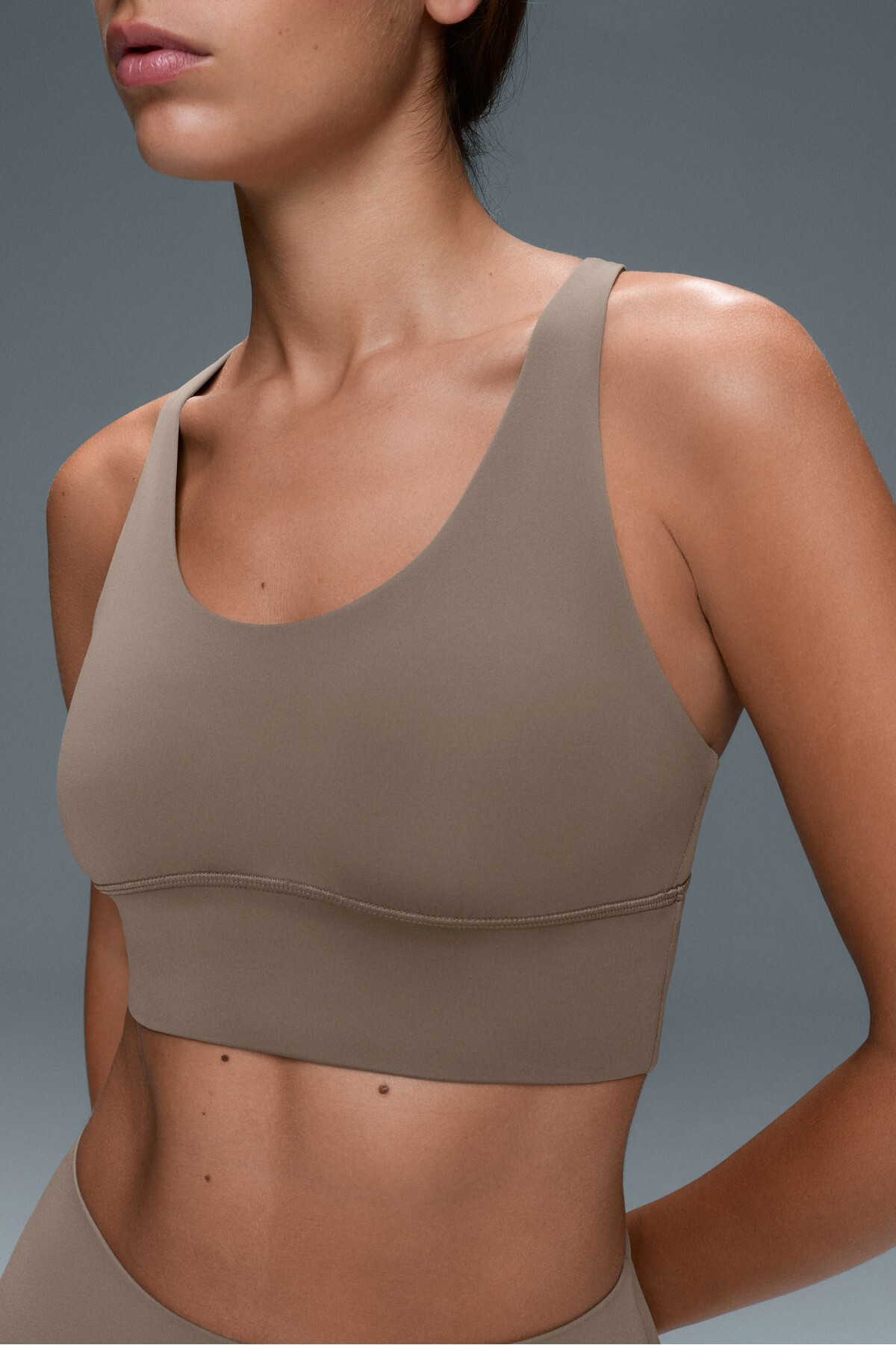 Oysho Comfortlux orta destekli spor sütyeni görsel 3