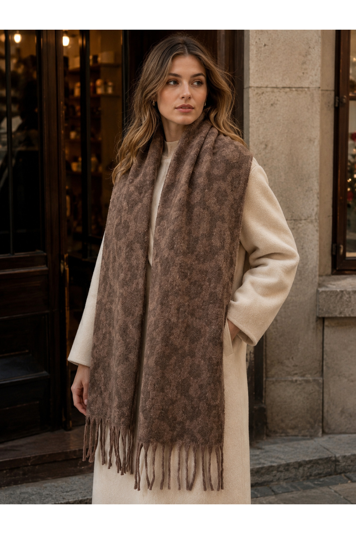 Luminos Butik Kahve Leopar Desenli Yumuşak Dokulu Püsküllü Kışlık Şal SAL1331 görsel 5