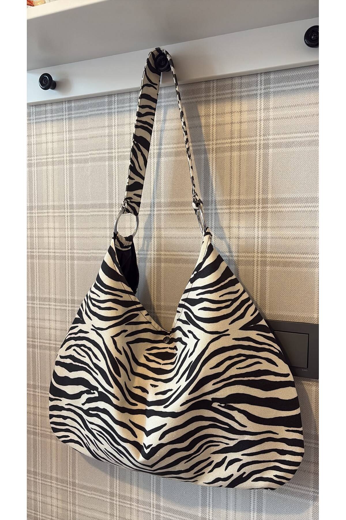 MUTE BAG Zebra Desen / Zebra Desen Omuz Çantası (28*49) görsel 3