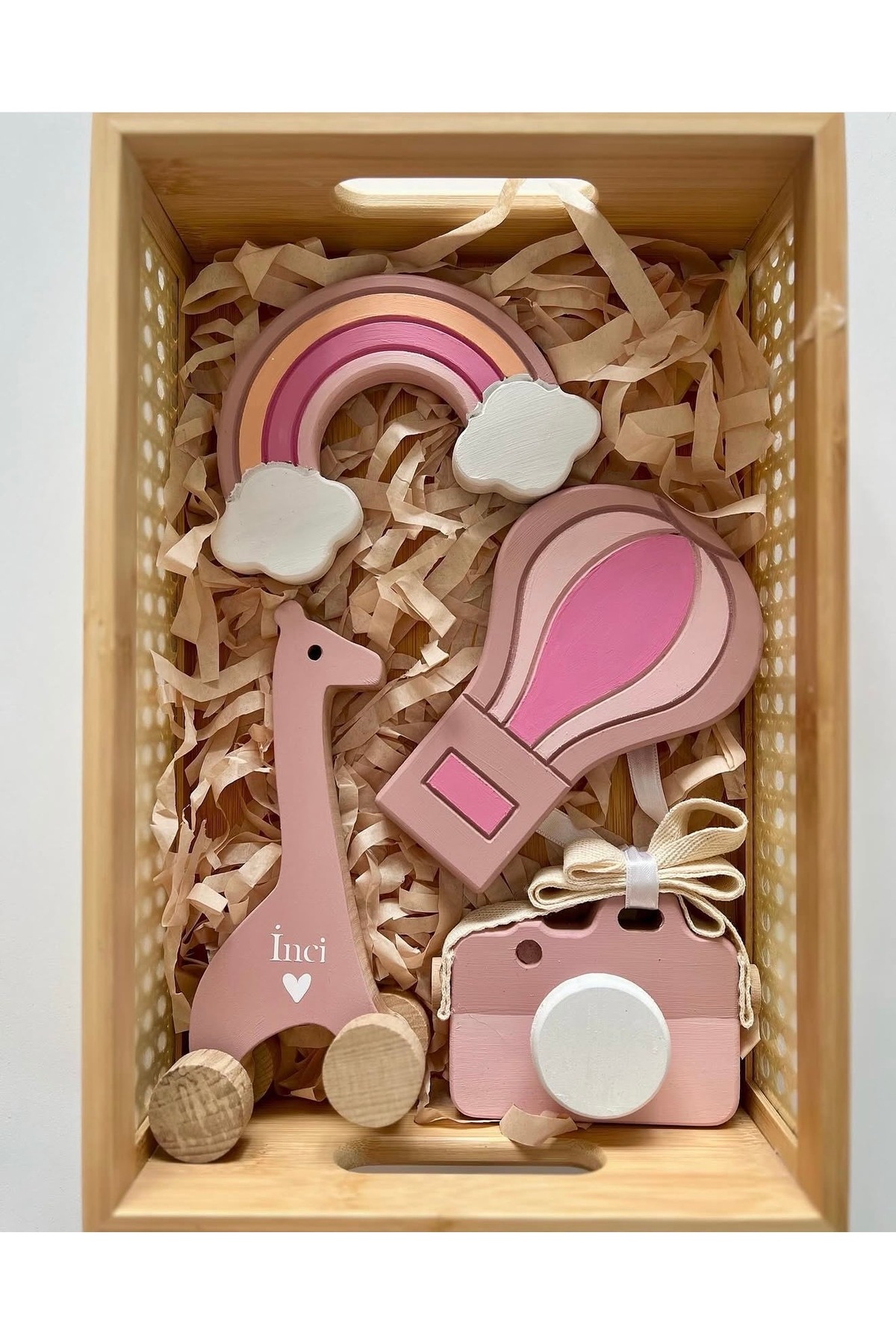 Tatlıpembe somon rengi OBJELİ TAM SET HARFLİ BEBEK ÇEKİM DEKOR(4 Harfli Set)