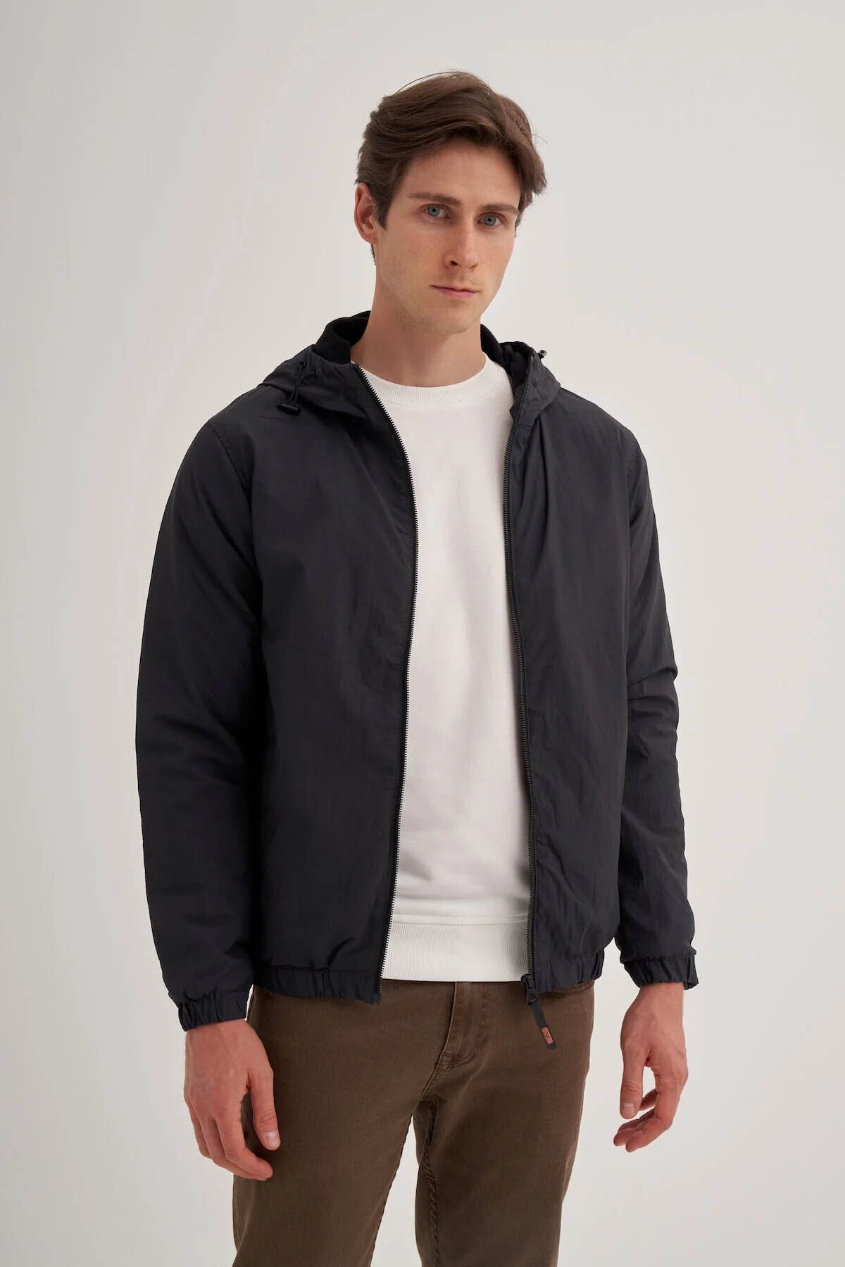 مانتو مردانه مشکی بیسیک Regular Fit 10200 — مشکی EE90GY124567 — تصویر 4 از 8