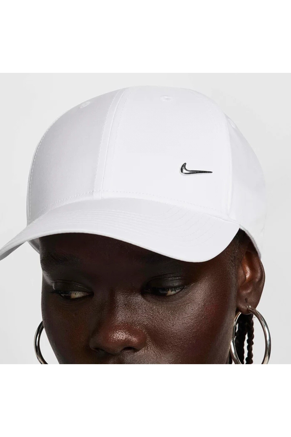 کلاه کپ باشگاهی Dri-Fit مدل Swoosh فلزی قابل تنظیم، مناسب برای همه سنین، رنگ سفید نایکی کلاه لبه دار Nike