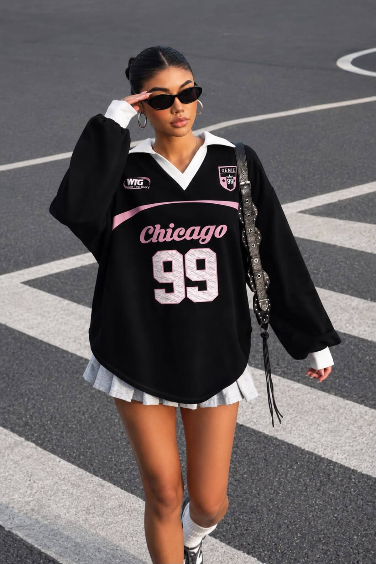 moda paketi Kadın Oversize Siyah Uzun Kollu Polo Yaka Kolej Baskılı Sweatshirt görsel 2
