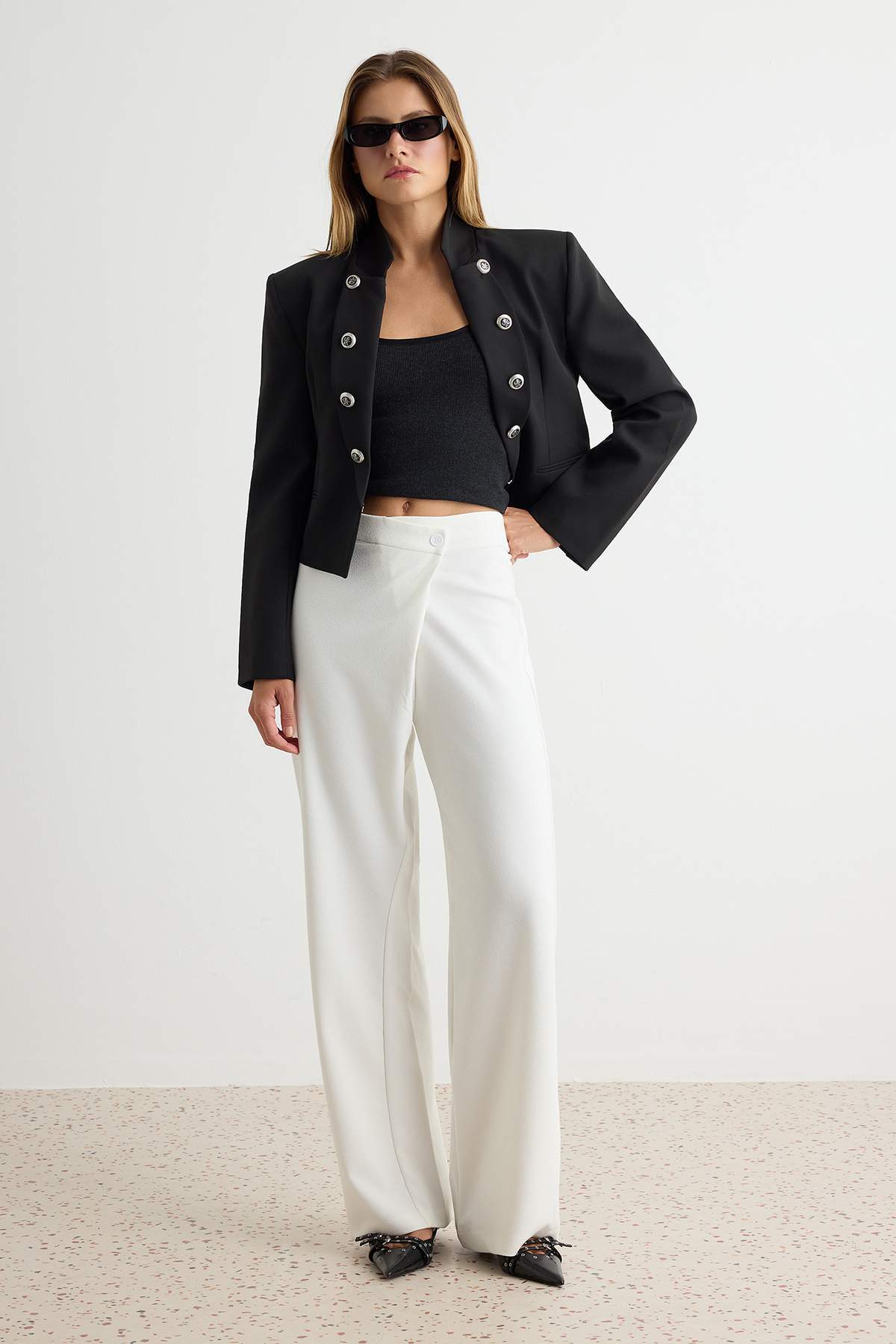 Trendyolmilla Beyaz Düz Wide Leg/Geniş Paça Kruvaze Kapama Detaylı Scuba Krep Örme Pantolon TWOAW27PL00041