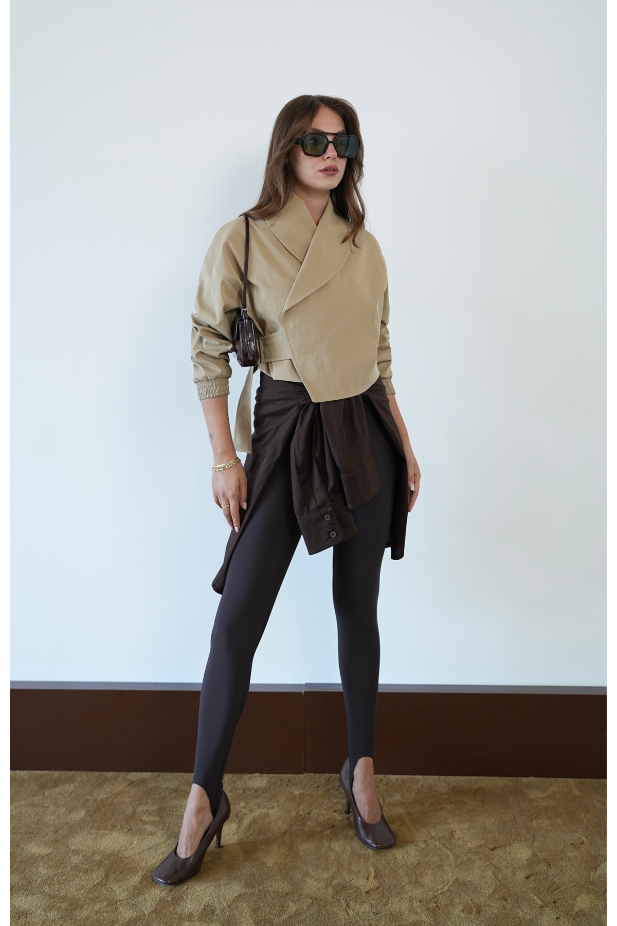 Zey Studio Kadın Camel Kemer Detaylı Crop Ceket görsel 2