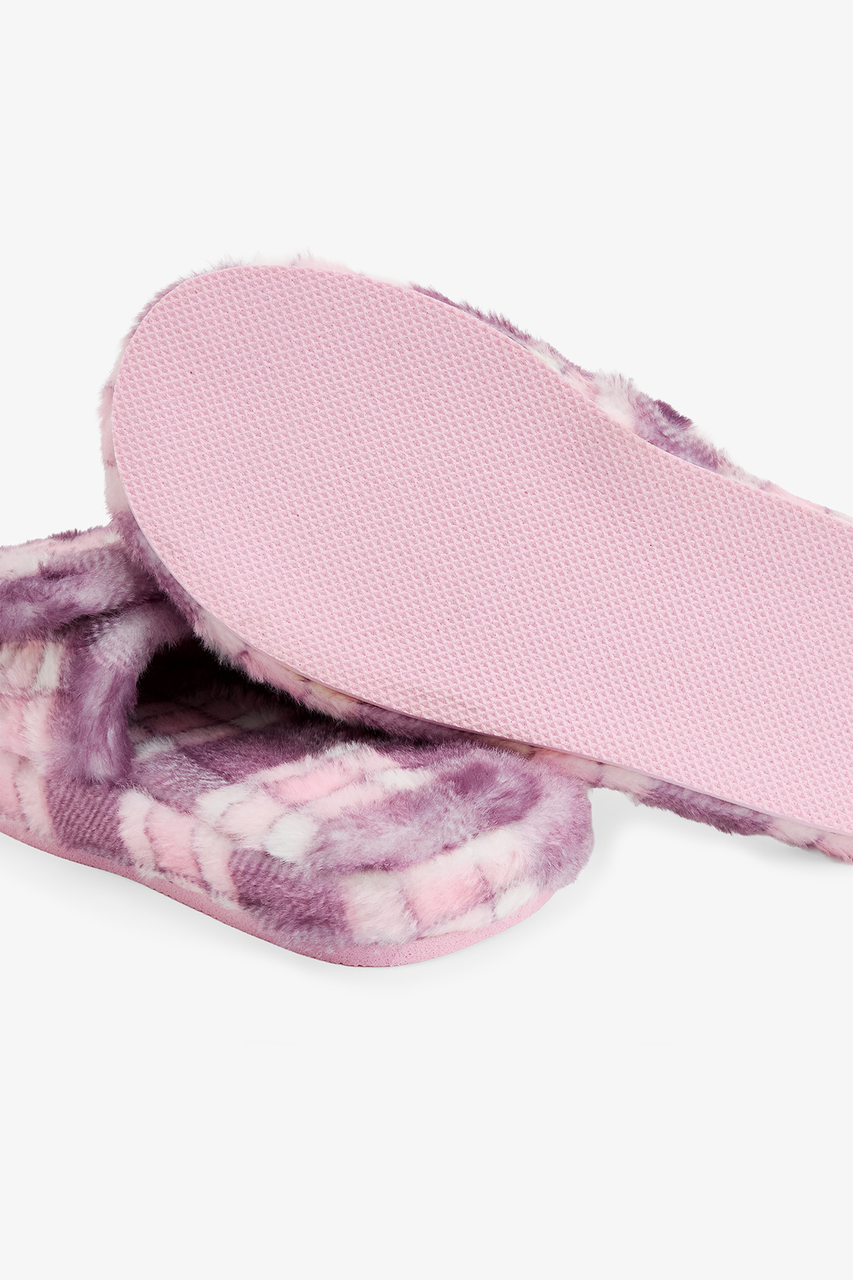 Burgundy red checkered slippers