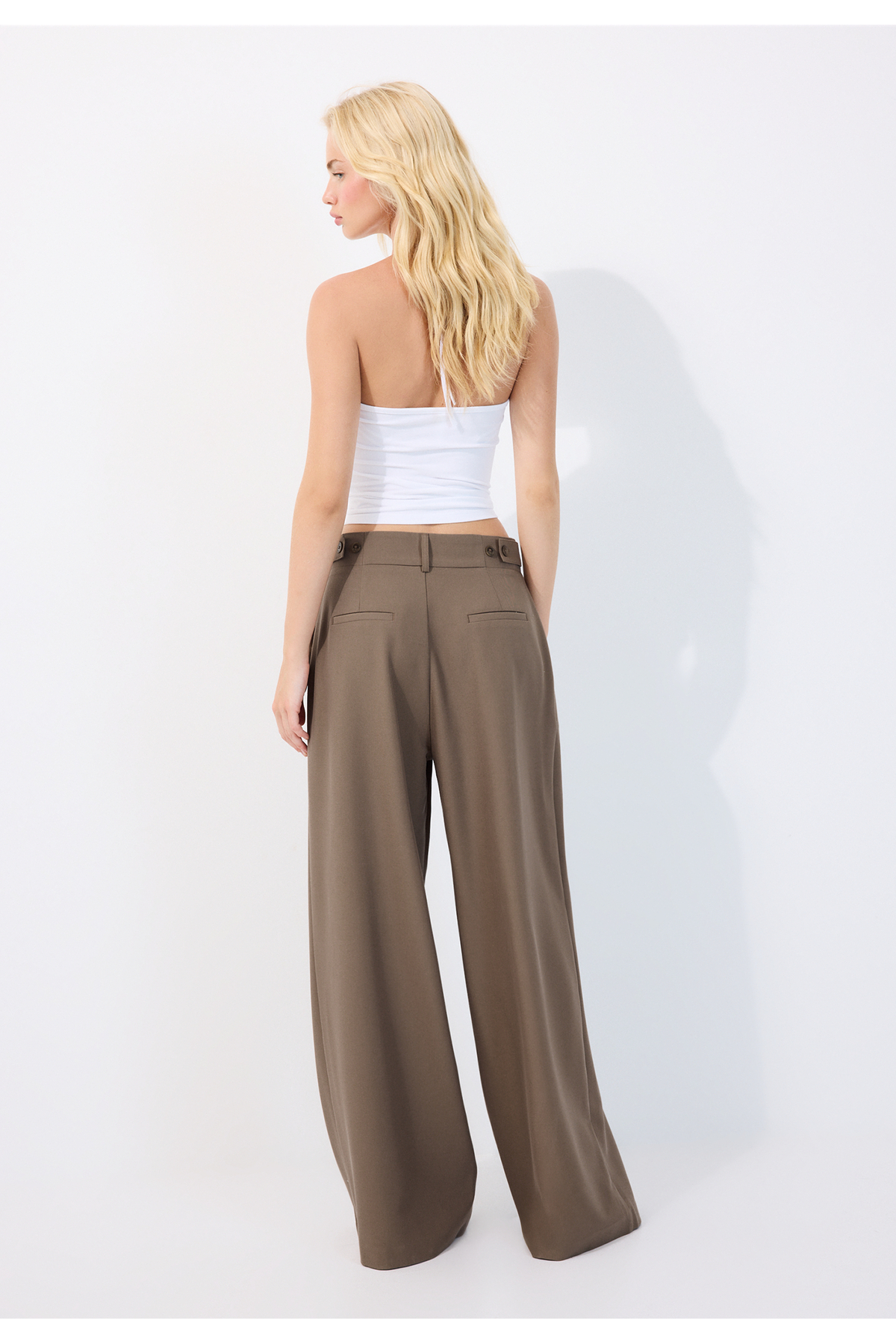 Stradivarius Düğmeli geniş paça kumaş pantolon görsel 2