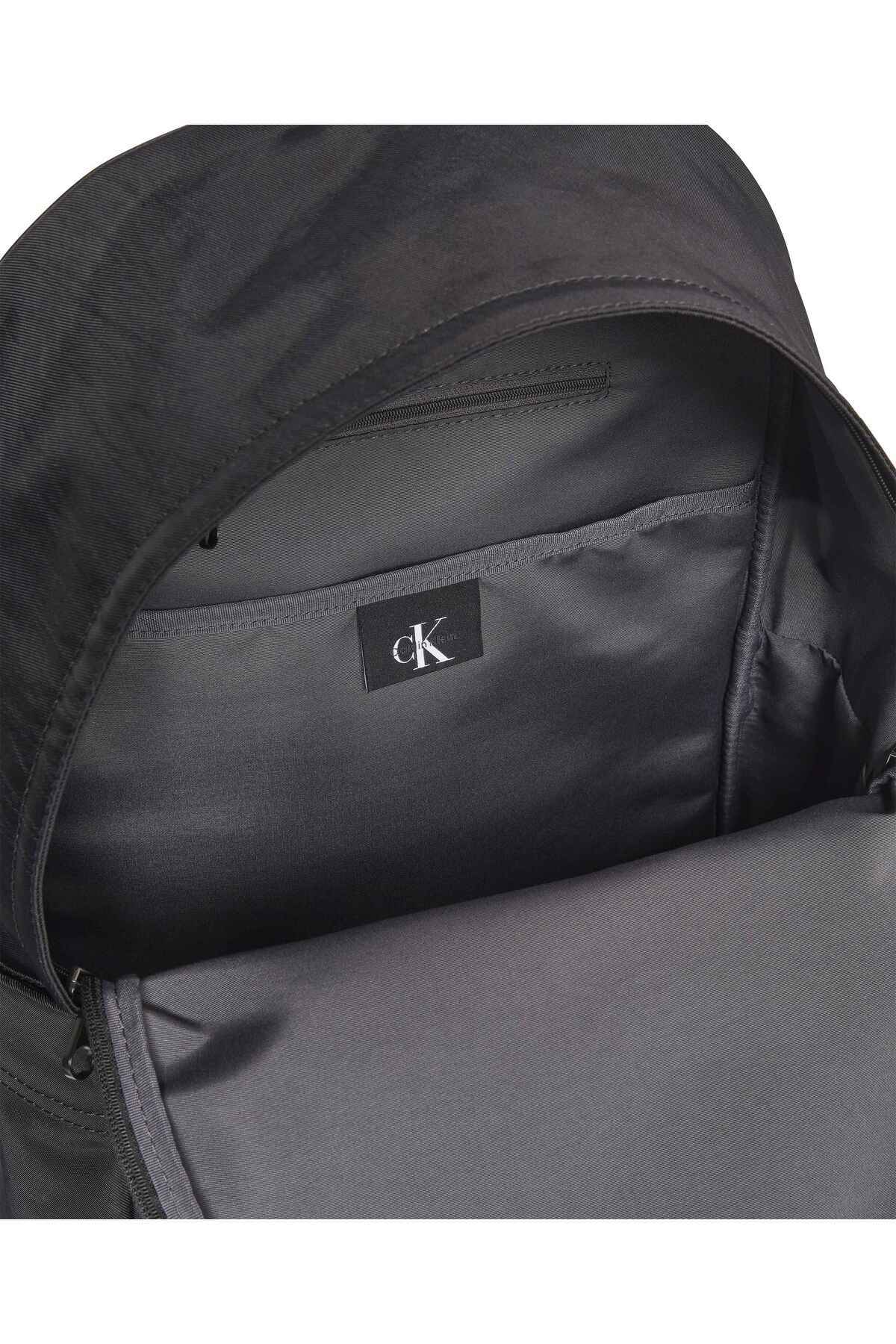 Calvin Klein Erkek Sırt Çanta LV04D3114GUB1 görsel 2