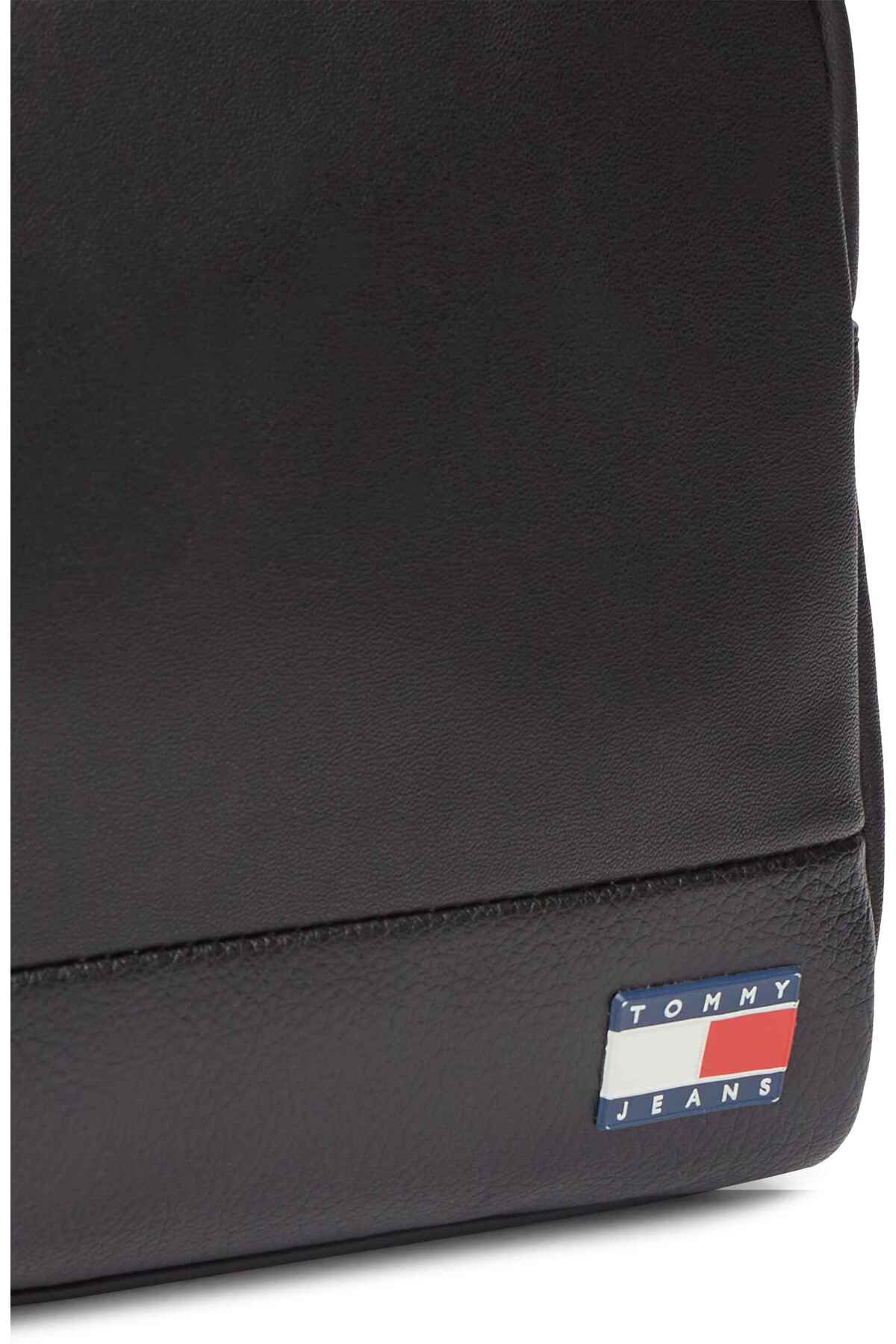 Tommy Hilfiger Erkek Marka Logolu Deri Fermuar Kapamalı Bölmeli Siyah El Çantası görsel 3