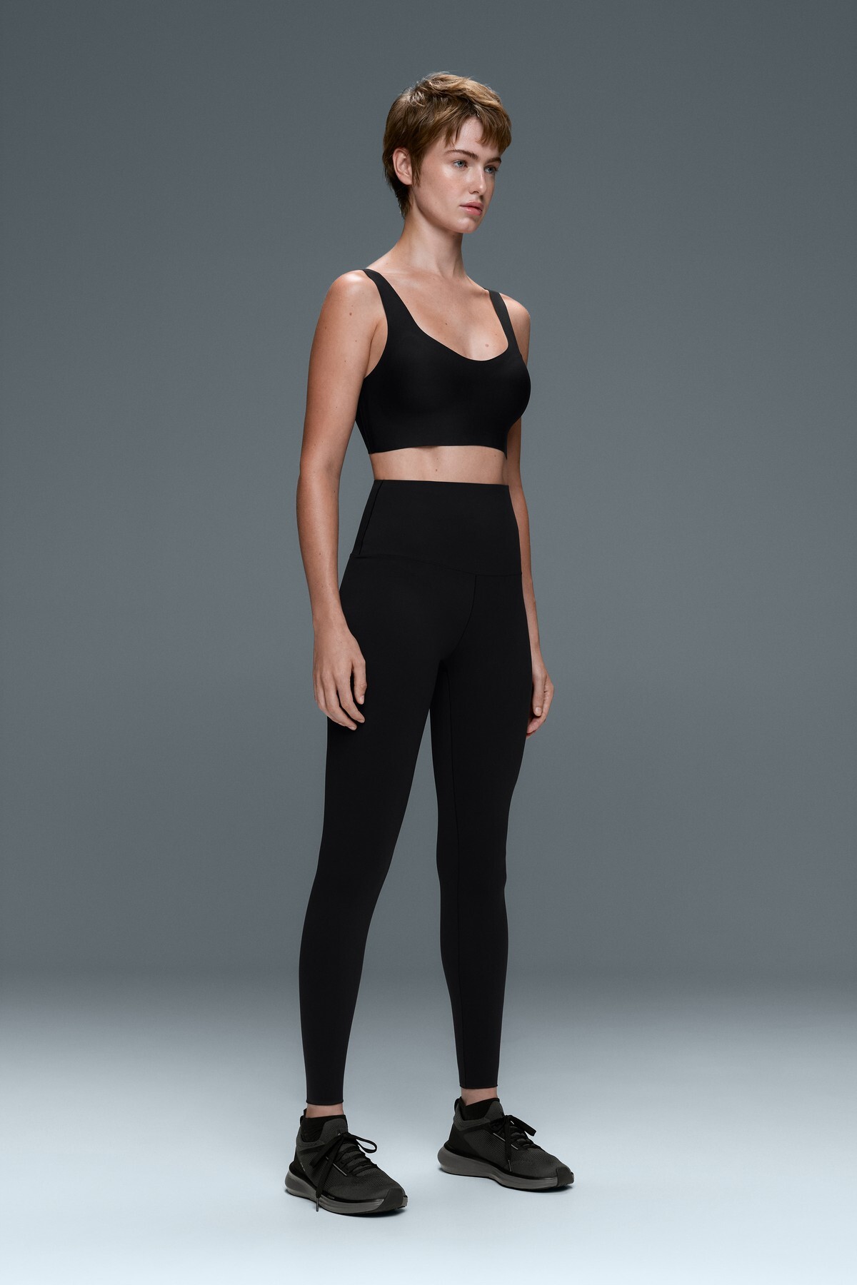 Oysho Perfect-adapt orta destekli spor sütyeni
