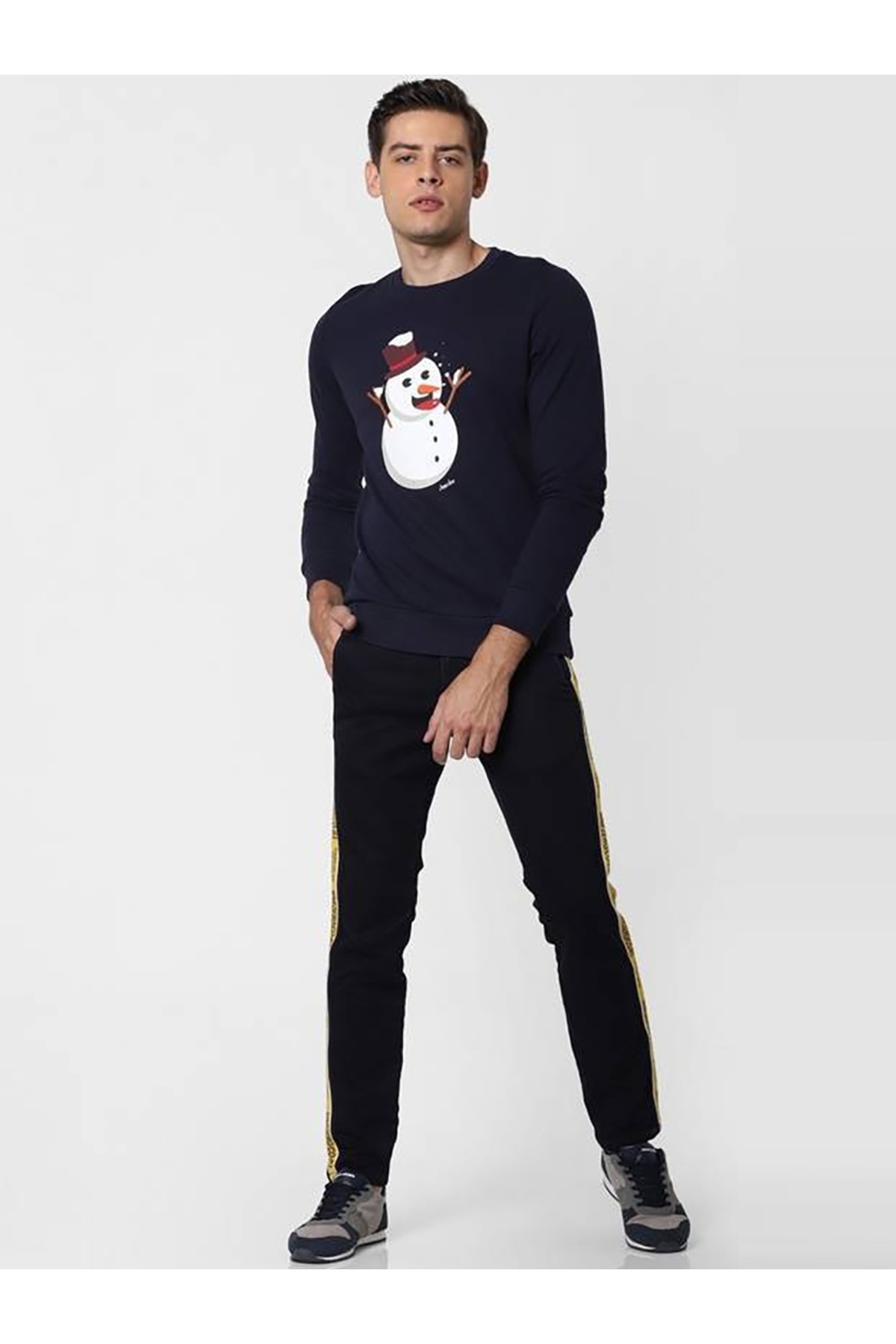 سویشرت مردانه ۱۲۱۶۱۷۹۶- سرمه‌ای جک اند جونز سویشرت Jack & Jones