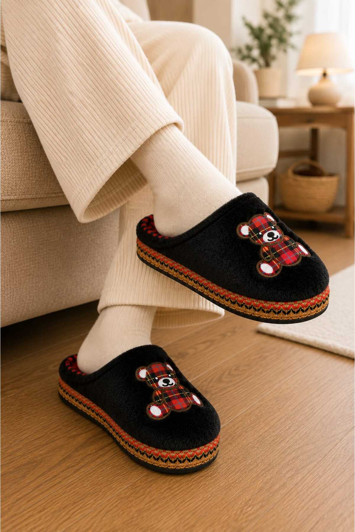 Slipcat Unisex, Ekose Desenli, Ayı Figürlü, Yumuşak, Peluş Kışlık Ev Terliği görsel 6
