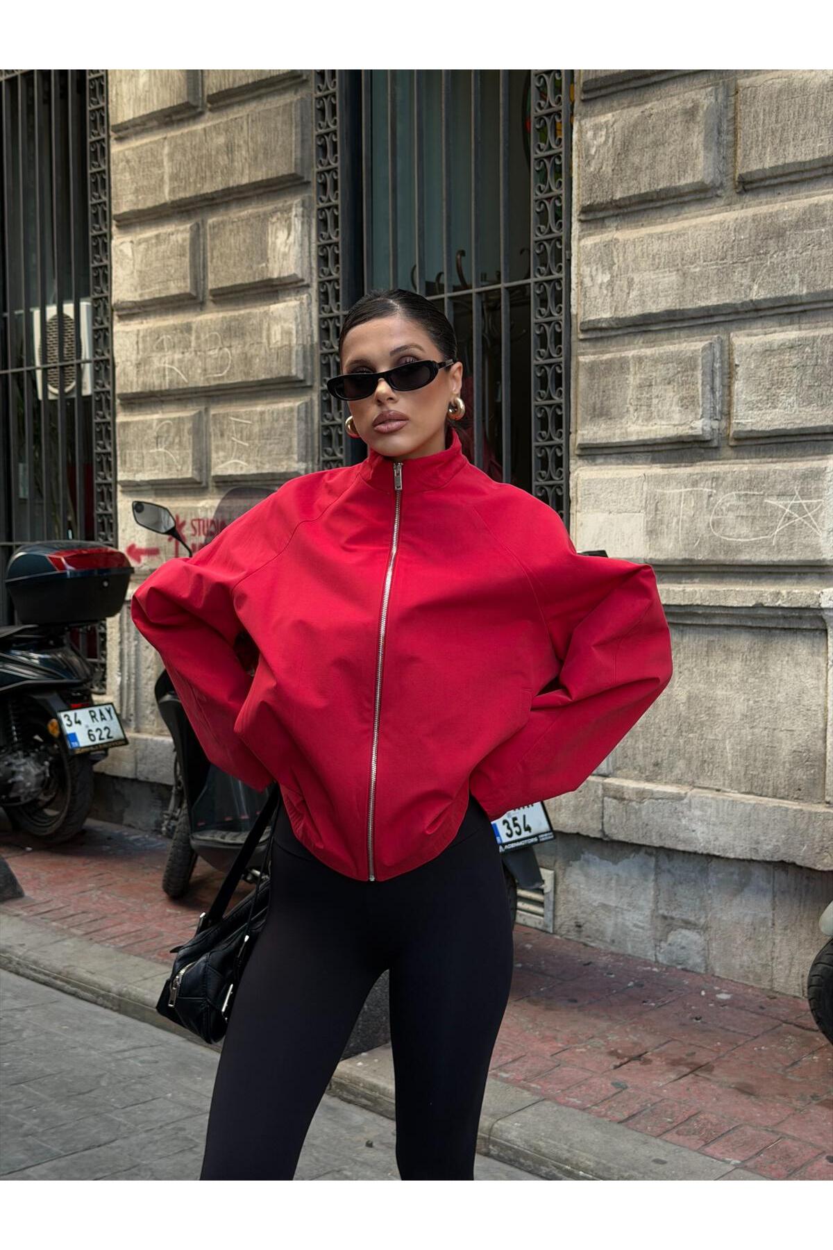 timagna Kadın Fermuarlı Dik Yakalı Kolları Dökümlü Oversize Basic Ceket Yeni Sezon görsel 3