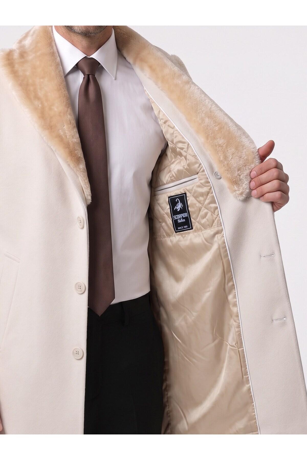 Erkek Uzun Kaşe Kaban – Çıkartılabilir Kürk Yaka, Astarlı ve Cepli Slim Fit Mont — کرم PRA-13283702-768191 — تصویر 3 از 5