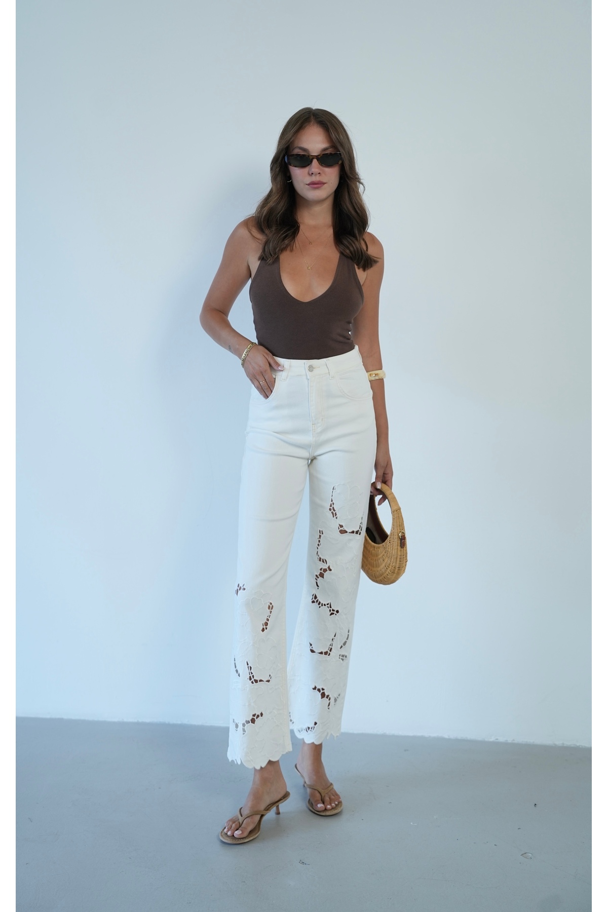 Oyma Nakış Detaylı Denim Bootcut Pantolon 6