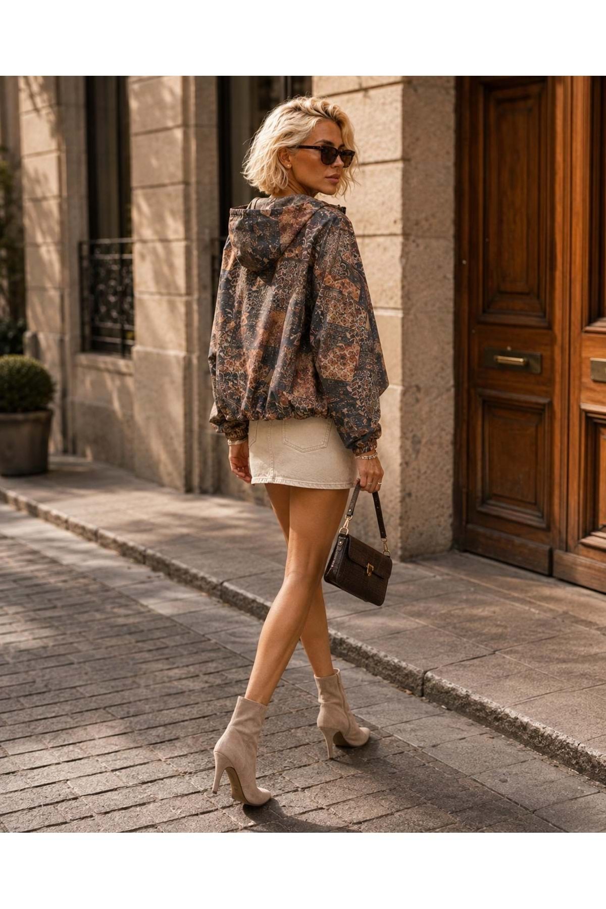 ibeeka Heritage Print Vintage Desen Kapüşonlu Yağmurluk / Bomber Ceket görsel 4