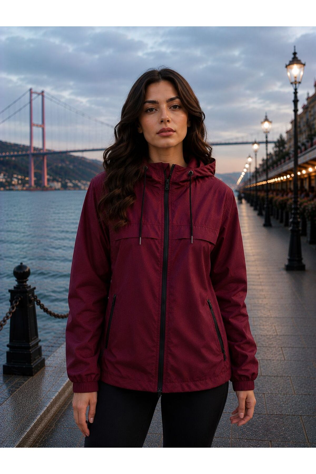 Gül Maison Kadın Yağmurluk Su Geçirmez Kapüşonlu Oversize Şık Mevsimlik