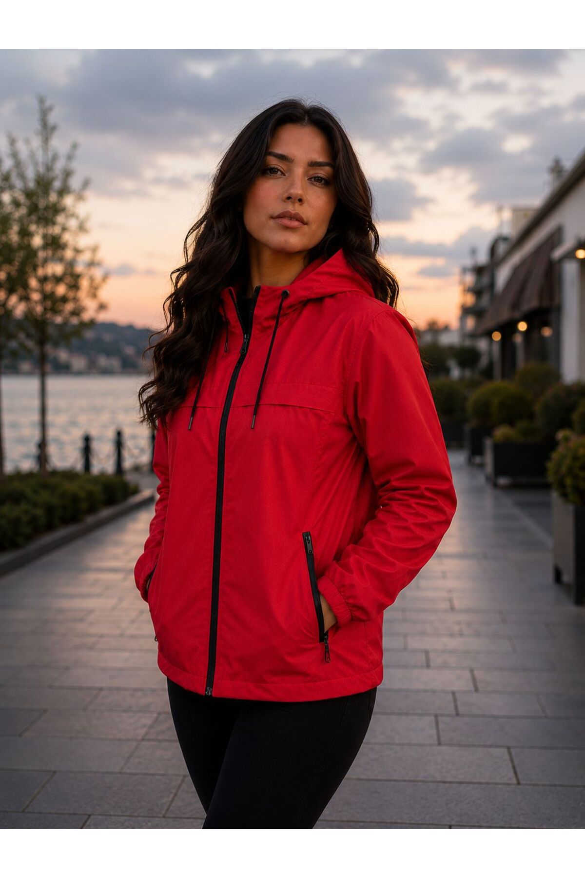 Gül Maison Kadın Yağmurluk Su Geçirmez Kapüşonlu Oversize Şık Mevsimlik görsel 2