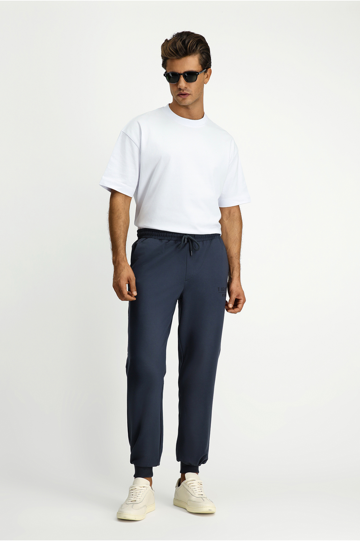 Kiğılı Regular Fit Pamuklu Düz Beli Lastikli Bağcıklı Sweatpant görsel 4