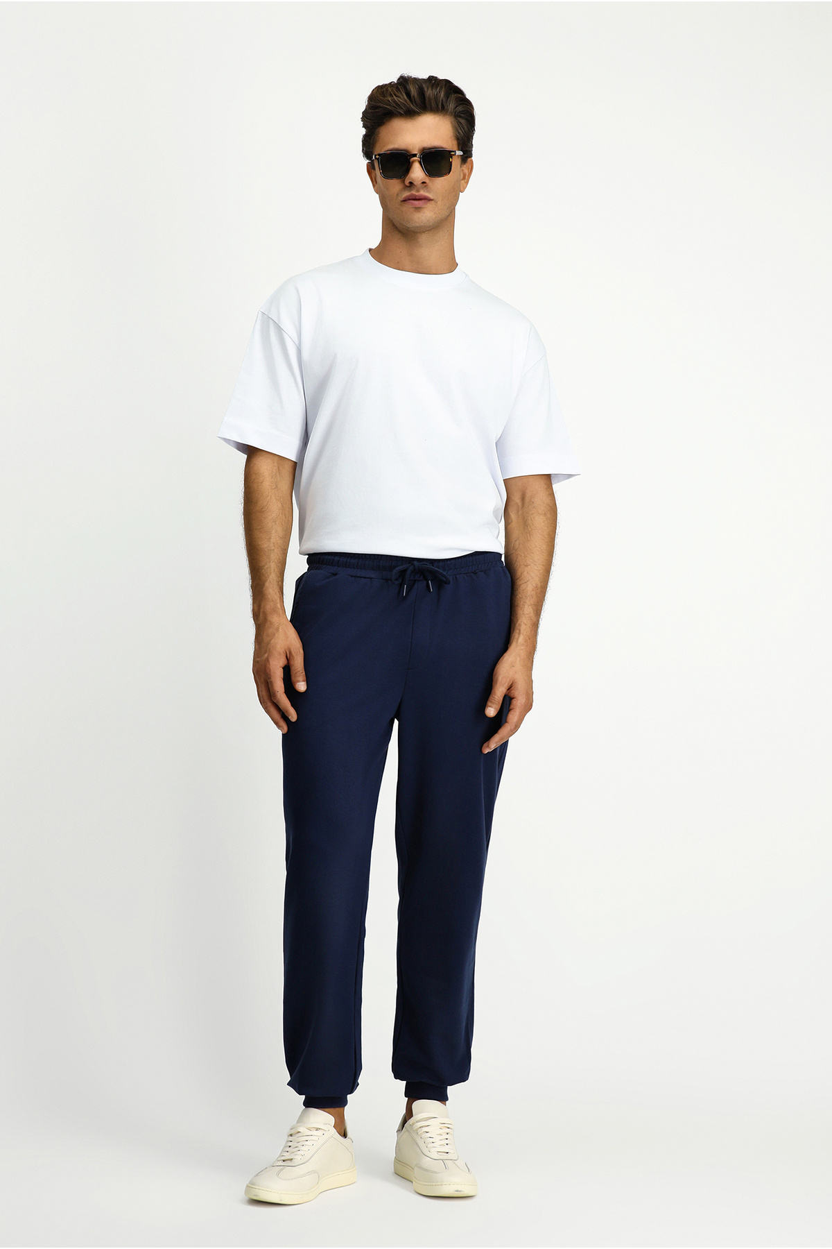 Kiğılı Regular Fit Pamuklu Düz Beli Lastikli Bağcıklı Sweatpant görsel 5