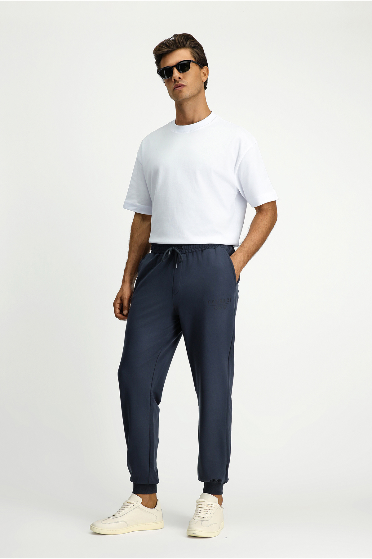 Kiğılı Regular Fit Pamuklu Düz Beli Lastikli Bağcıklı Sweatpant görsel 5
