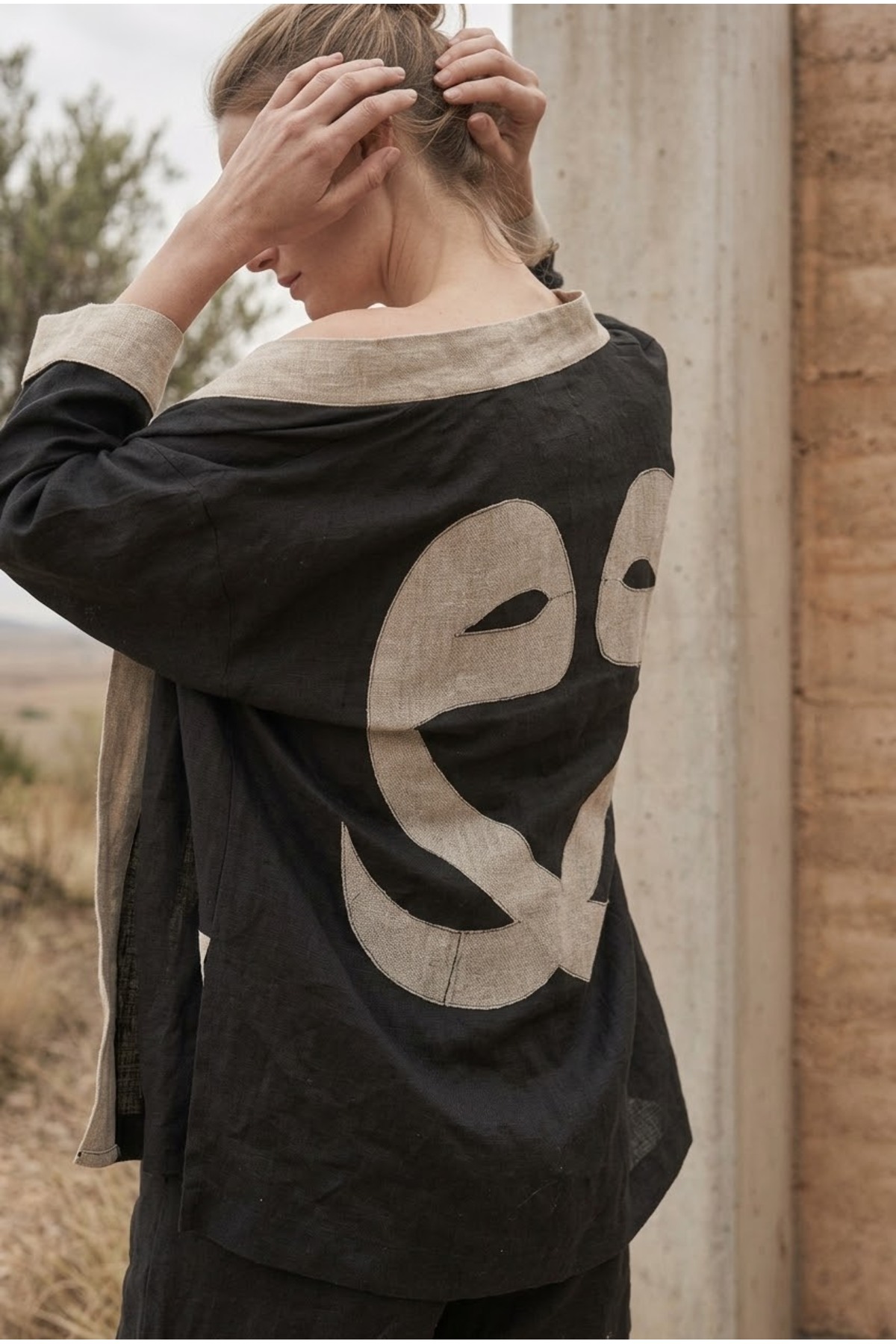 Double Vav Block-Print Linen Kimono, Black – Unisex — Black / White Pattern · View 4
