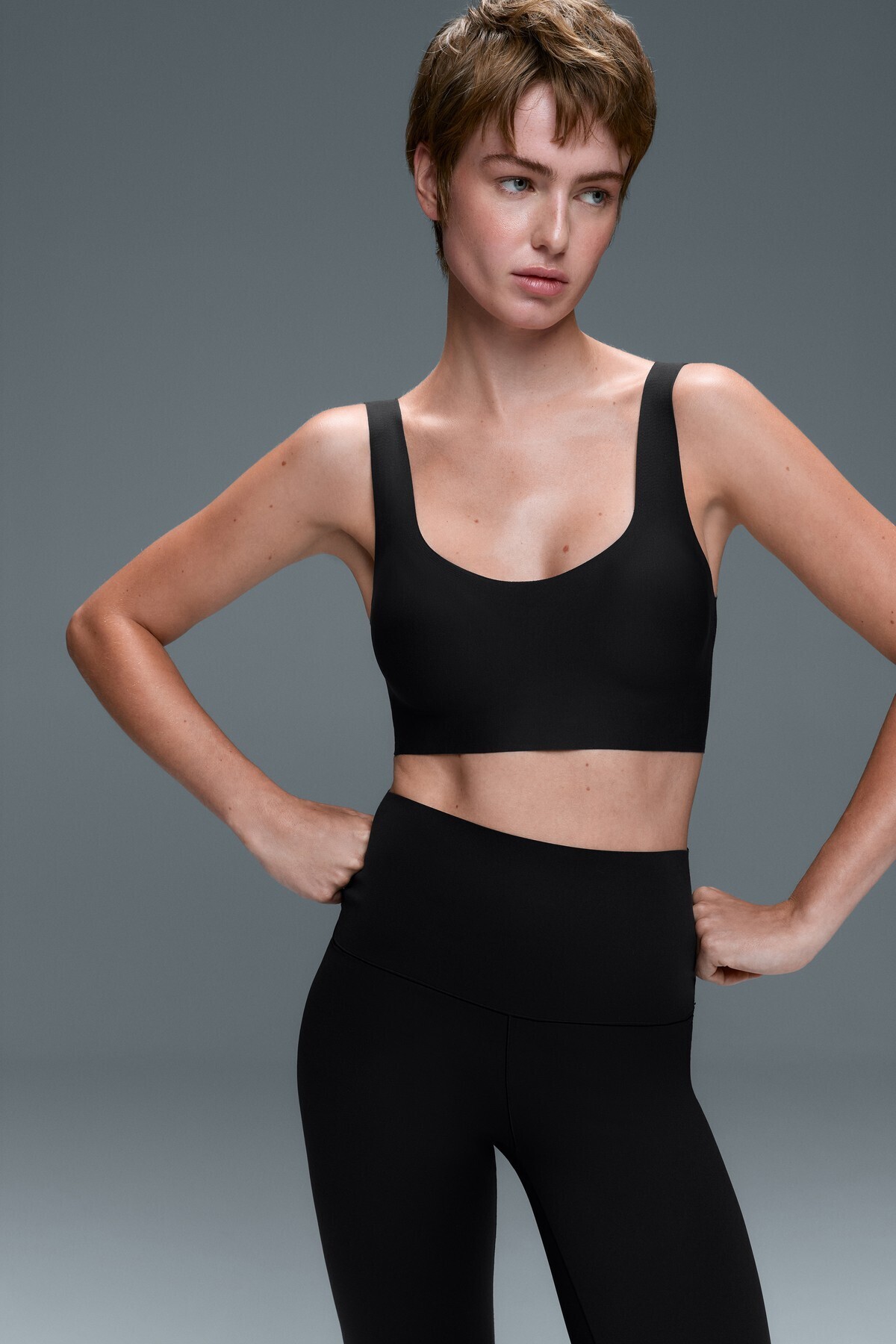 Oysho Perfect-adapt orta destekli spor sütyeni görsel 5
